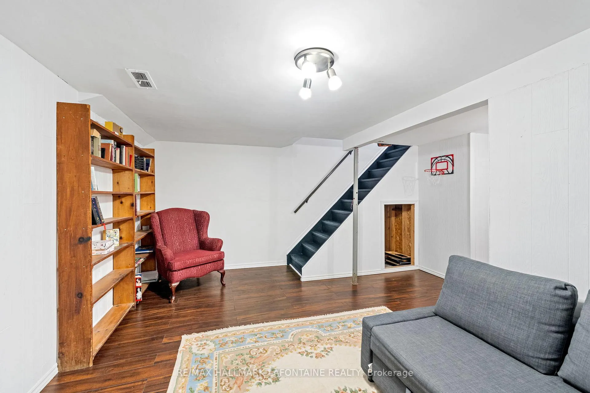 Photo 26 of 2275 Orient Park Drive, Ottawa, Blackburn Hamlet (South) — HOMEH
