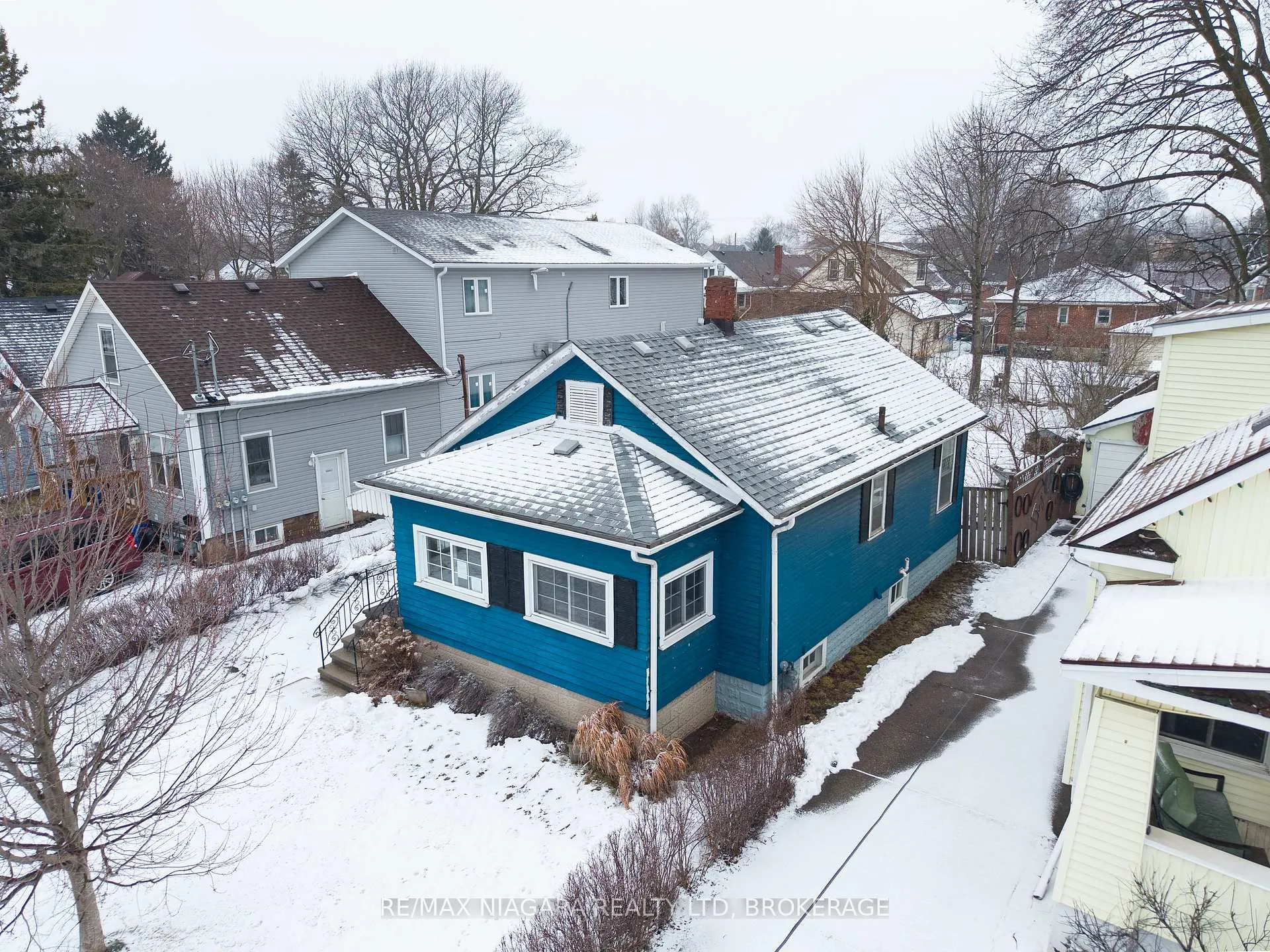 Photo 3 of 6437 Culp Street, Niagara Falls, Dorchester — HOMEH