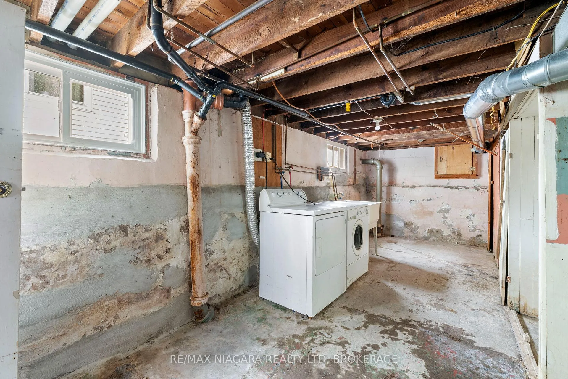 Photo 20 of 6437 Culp Street, Niagara Falls, Dorchester — HOMEH