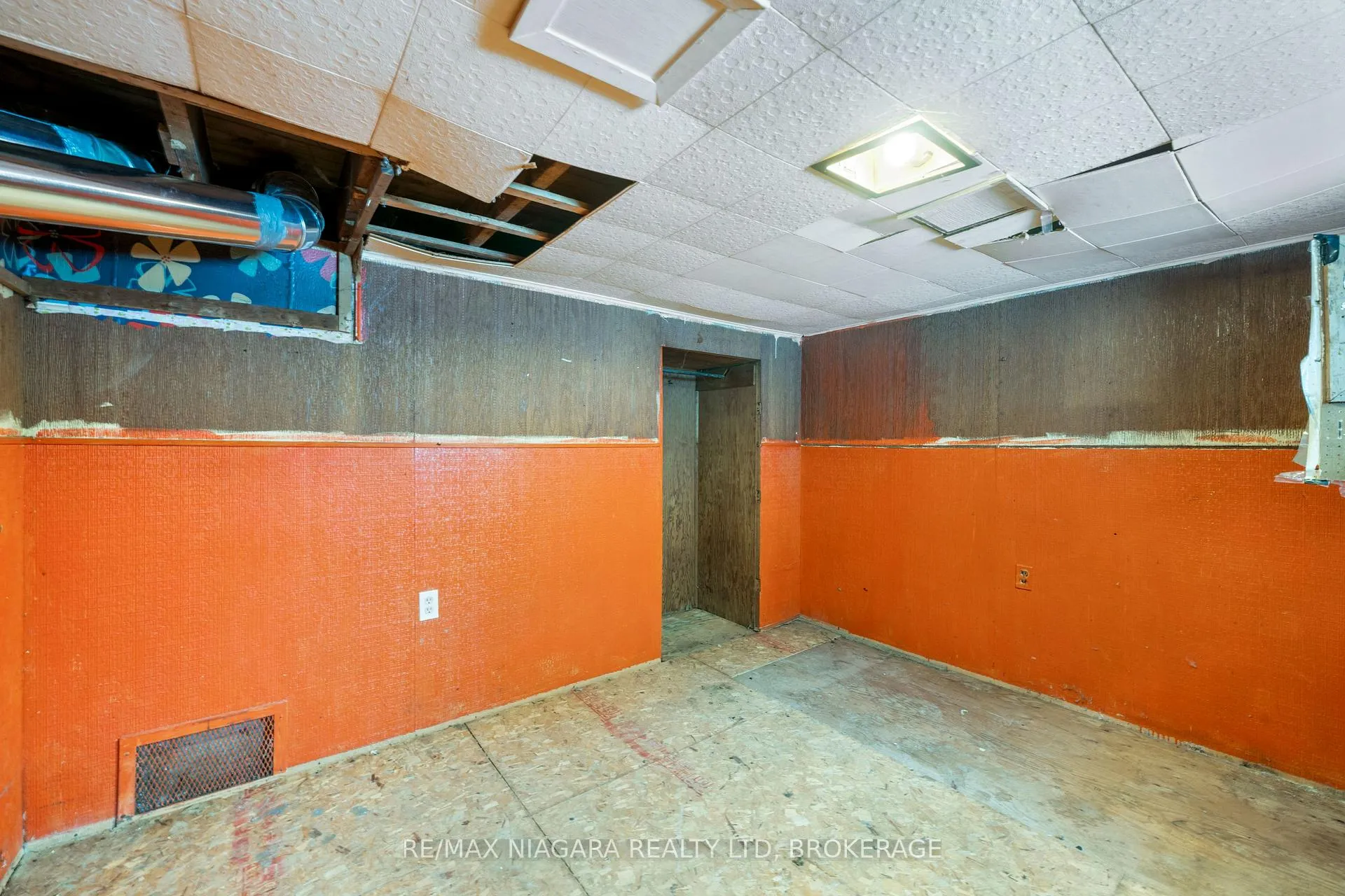 Photo 23 of 6437 Culp Street, Niagara Falls, Dorchester — HOMEH