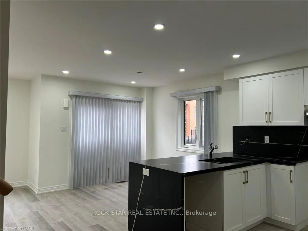 Photo 4 of 73 Dryden Lane, Hamilton, McQuesten — HOMEH