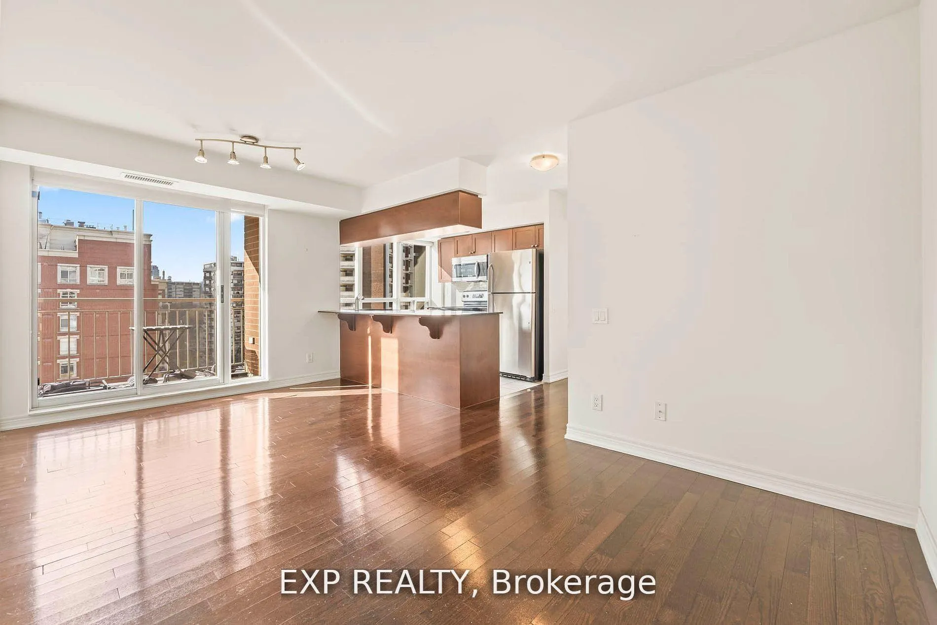 Photo 2 of Unit 1101, 60 St Clair Avenue W, Toronto, Yonge-St. Clair — HOMEH