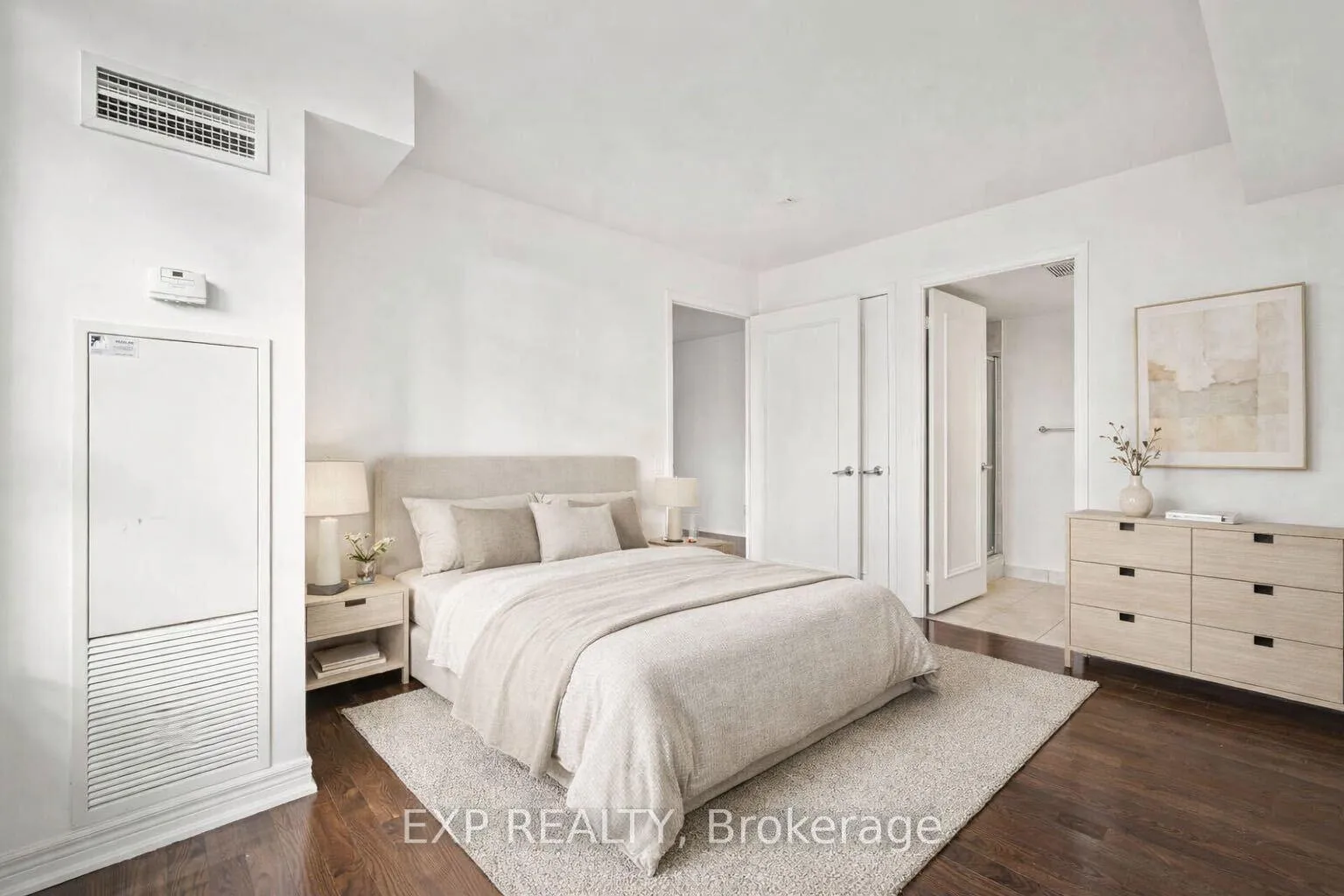 Photo 5 of Unit 1101, 60 St Clair Avenue W, Toronto, Yonge-St. Clair — HOMEH