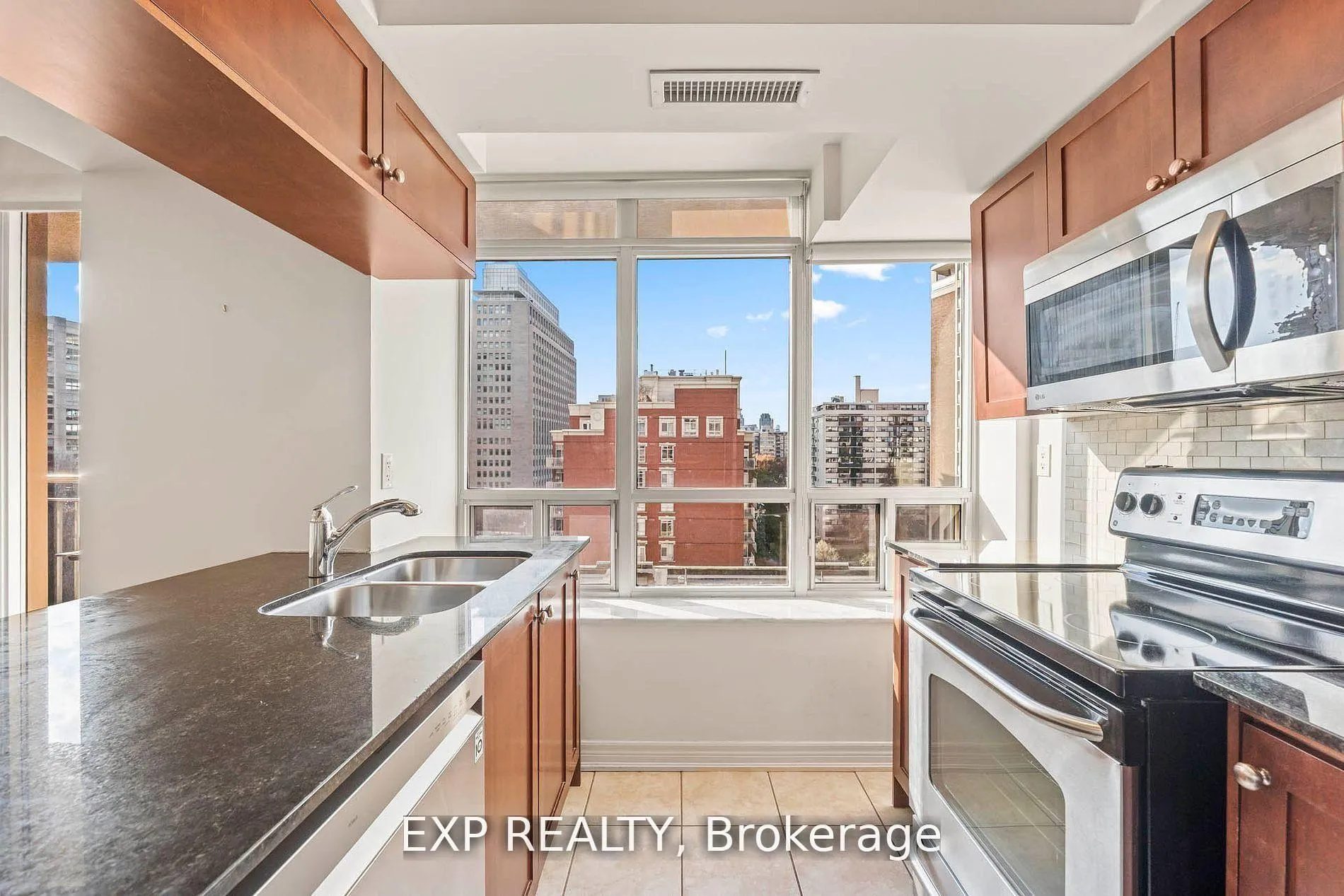 Photo 11 of Unit 1101, 60 St Clair Avenue W, Toronto, Yonge-St. Clair — HOMEH