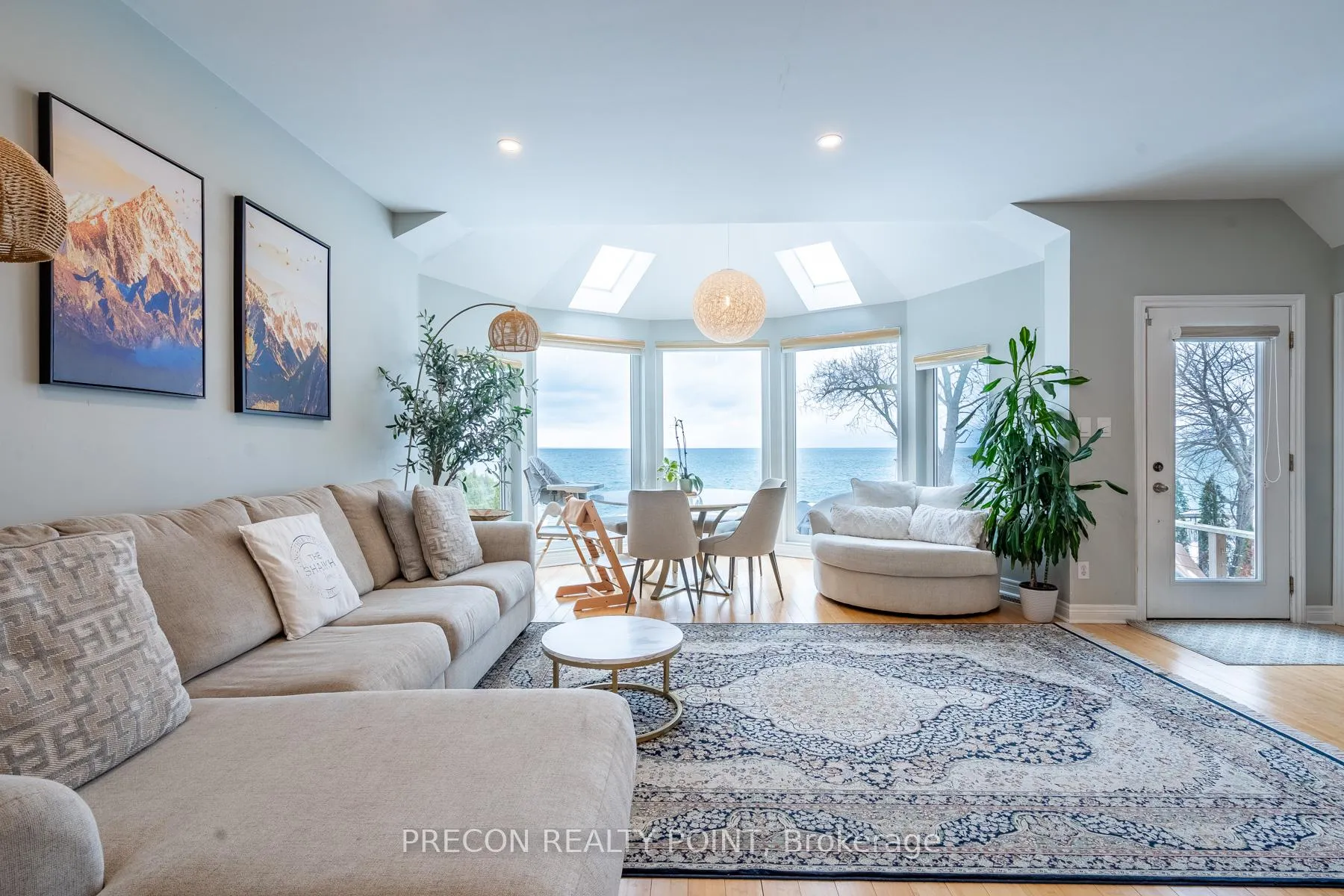 Photo 2 of 57 Lakeview Drive, Hamilton, Lakeshore — HOMEH