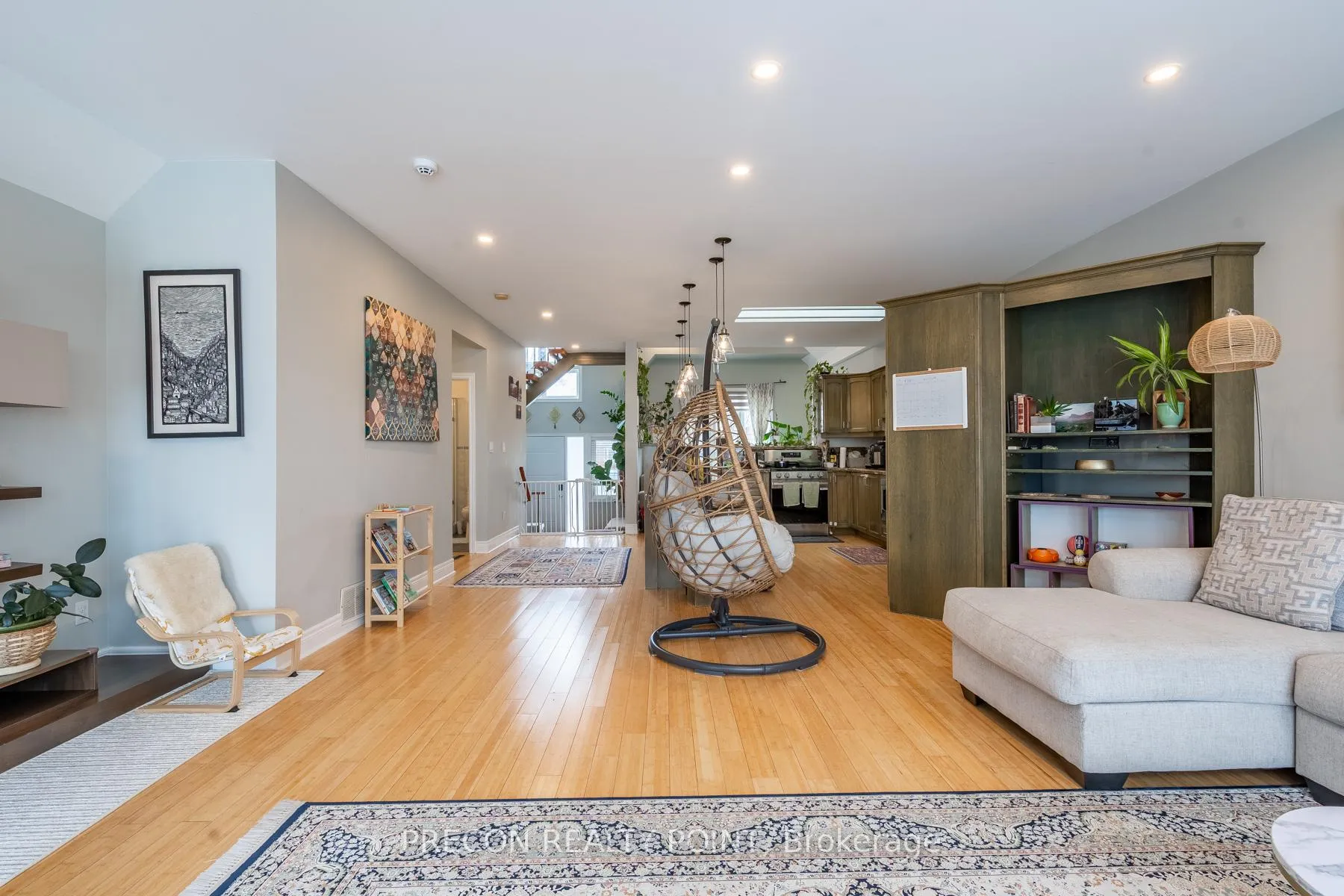 Photo 6 of 57 Lakeview Drive, Hamilton, Lakeshore — HOMEH