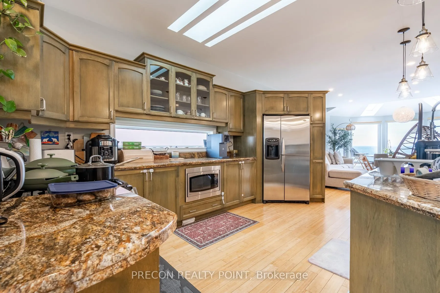 Photo 8 of 57 Lakeview Drive, Hamilton, Lakeshore — HOMEH