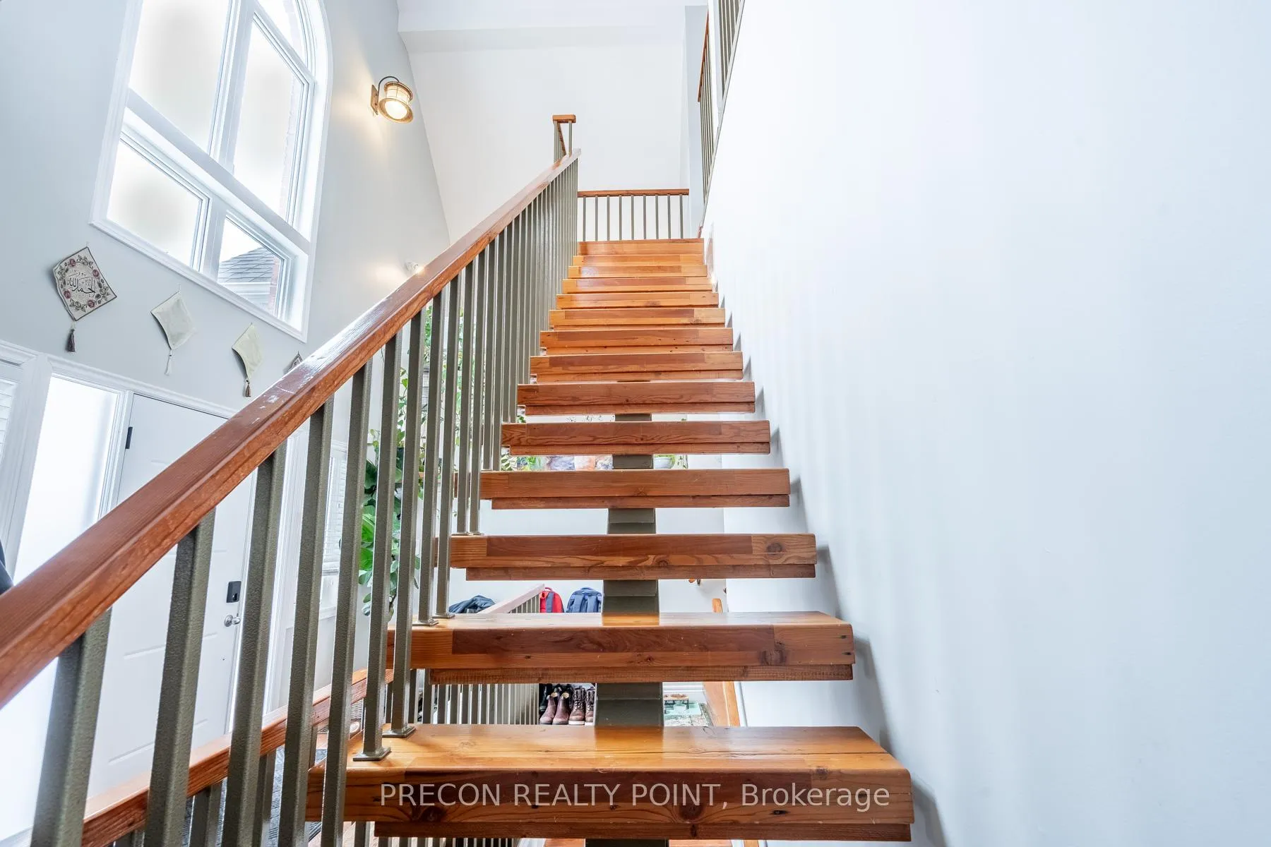 Photo 18 of 57 Lakeview Drive, Hamilton, Lakeshore — HOMEH