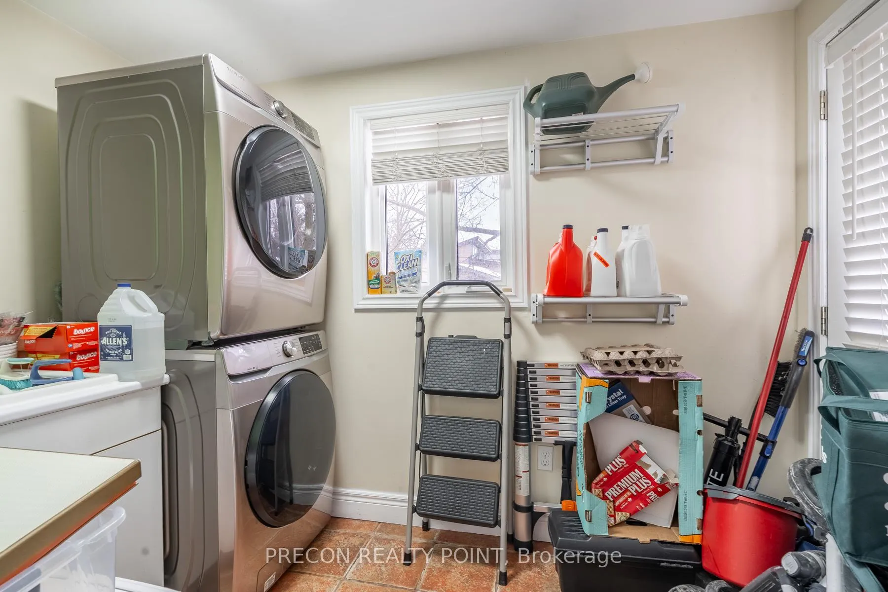 Photo 23 of 57 Lakeview Drive, Hamilton, Lakeshore — HOMEH