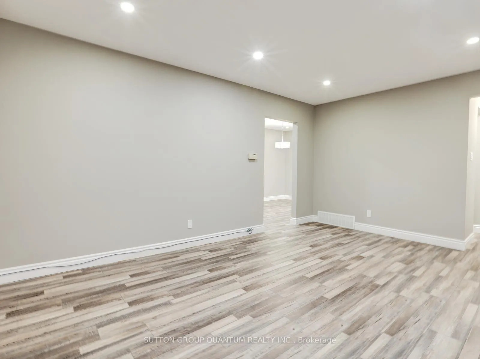 Photo 6 of Unit #UPPER, 55 Silver Aspen Crescent, Kitchener — HOMEH