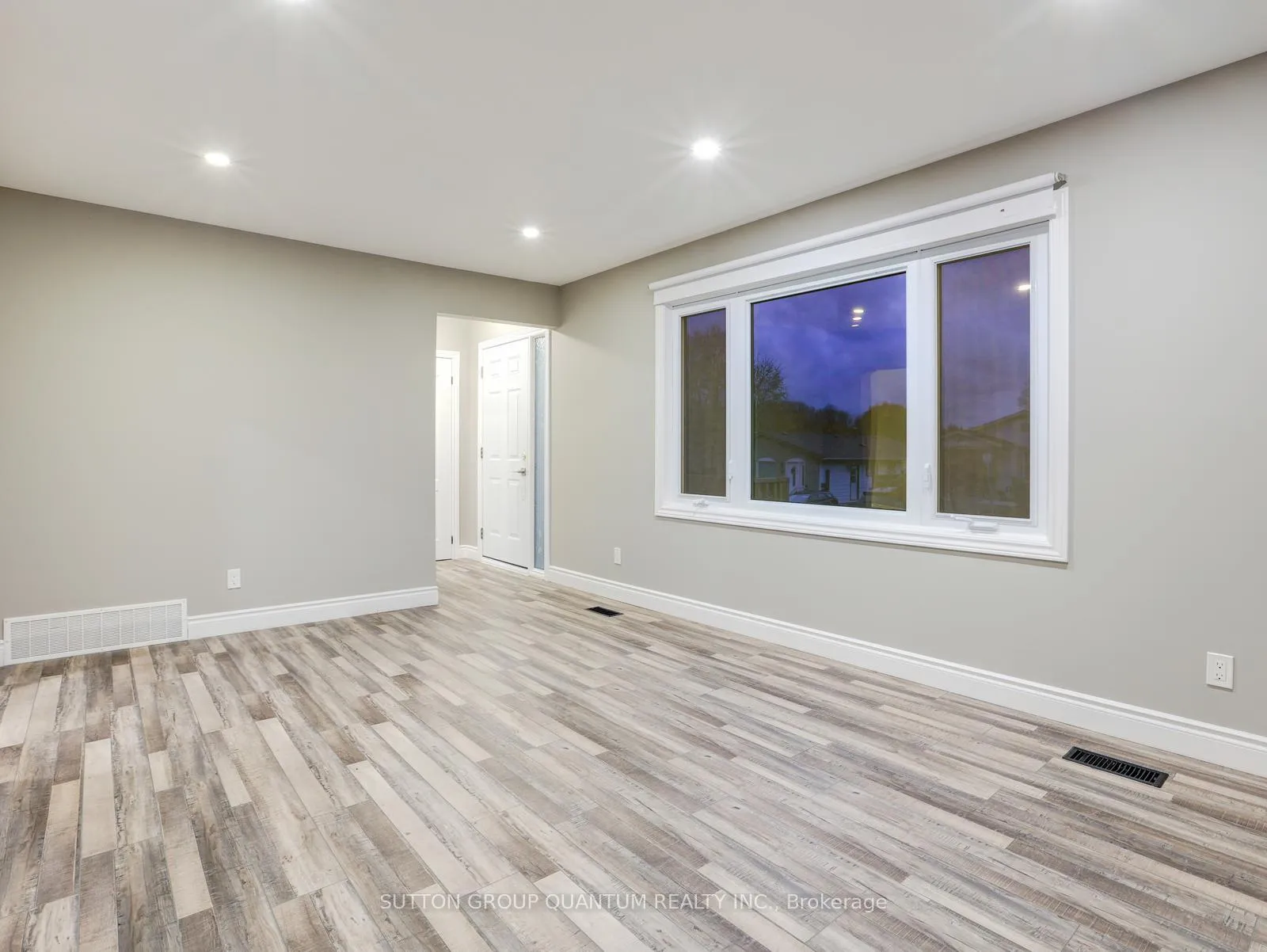 Photo 7 of Unit #UPPER, 55 Silver Aspen Crescent, Kitchener — HOMEH