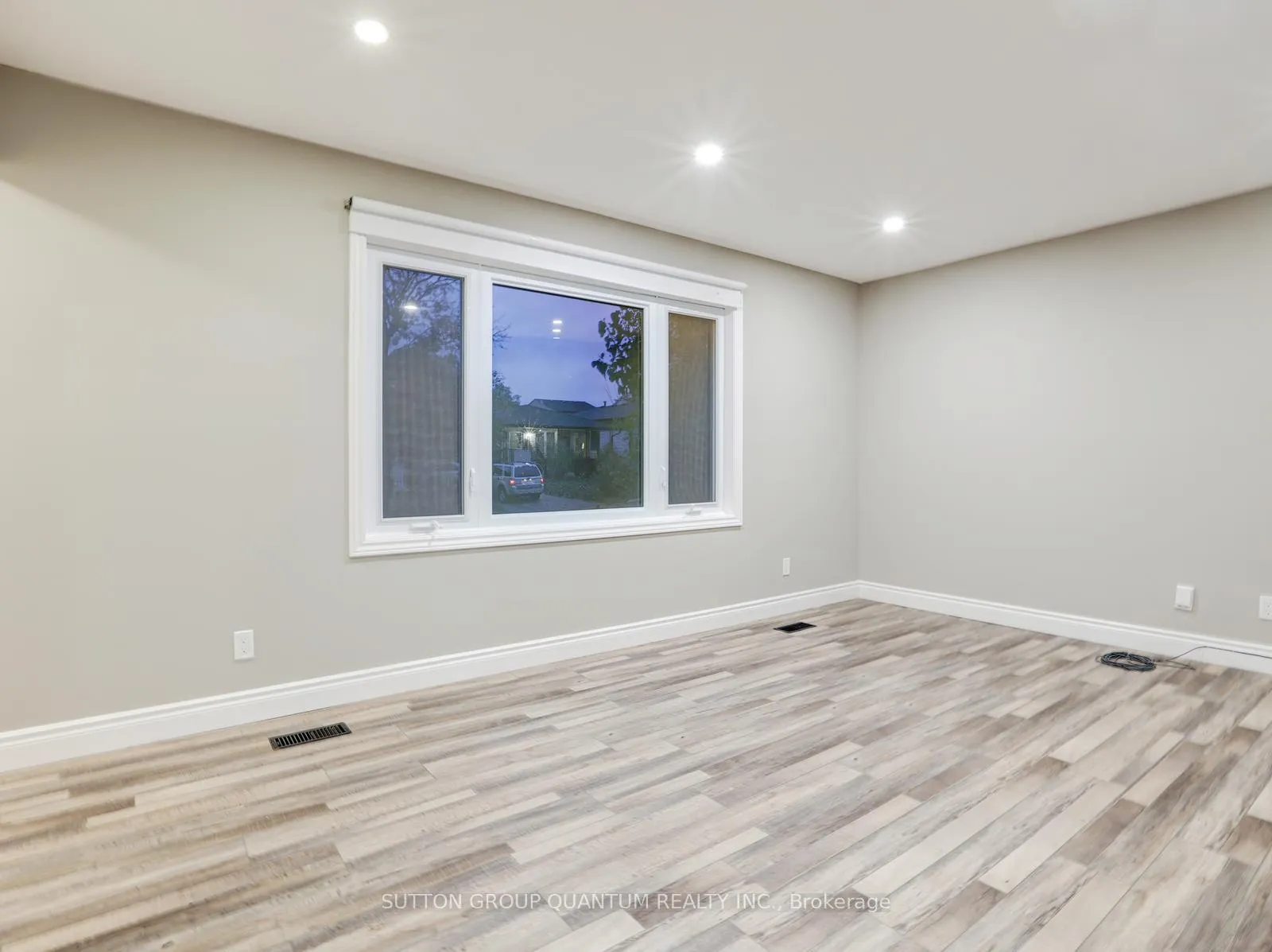 Photo 8 of Unit #UPPER, 55 Silver Aspen Crescent, Kitchener — HOMEH