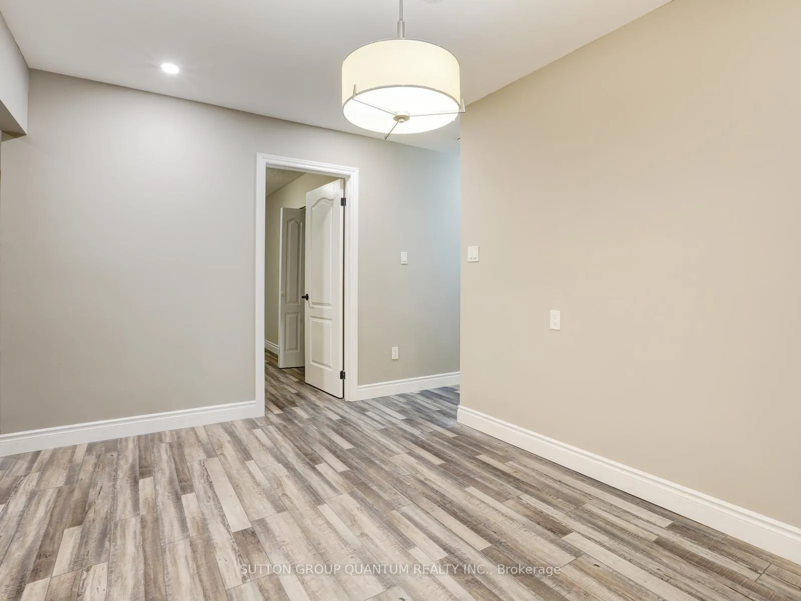 Photo 12 of Unit #UPPER, 55 Silver Aspen Crescent, Kitchener — HOMEH