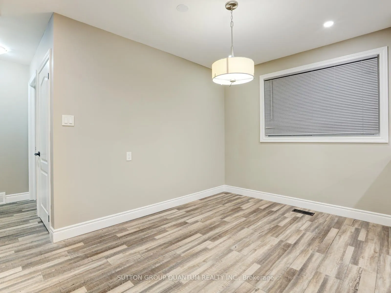 Photo 13 of Unit #UPPER, 55 Silver Aspen Crescent, Kitchener — HOMEH