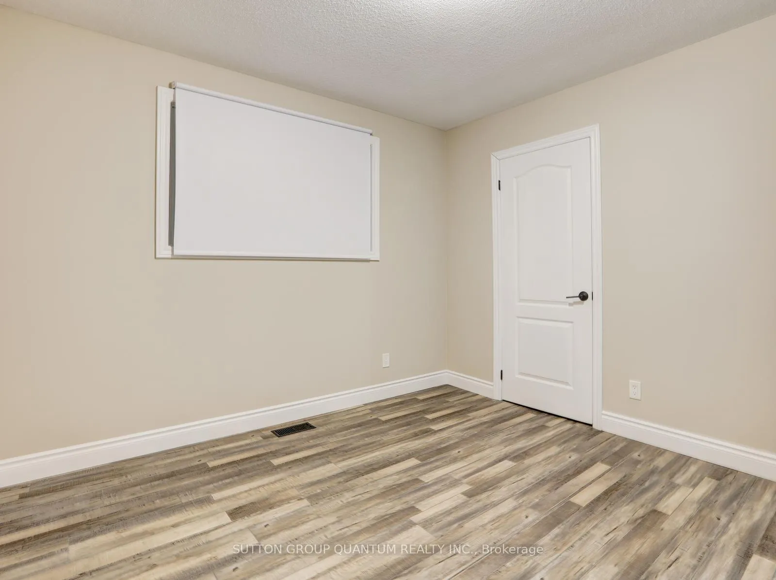 Photo 26 of Unit #UPPER, 55 Silver Aspen Crescent, Kitchener — HOMEH