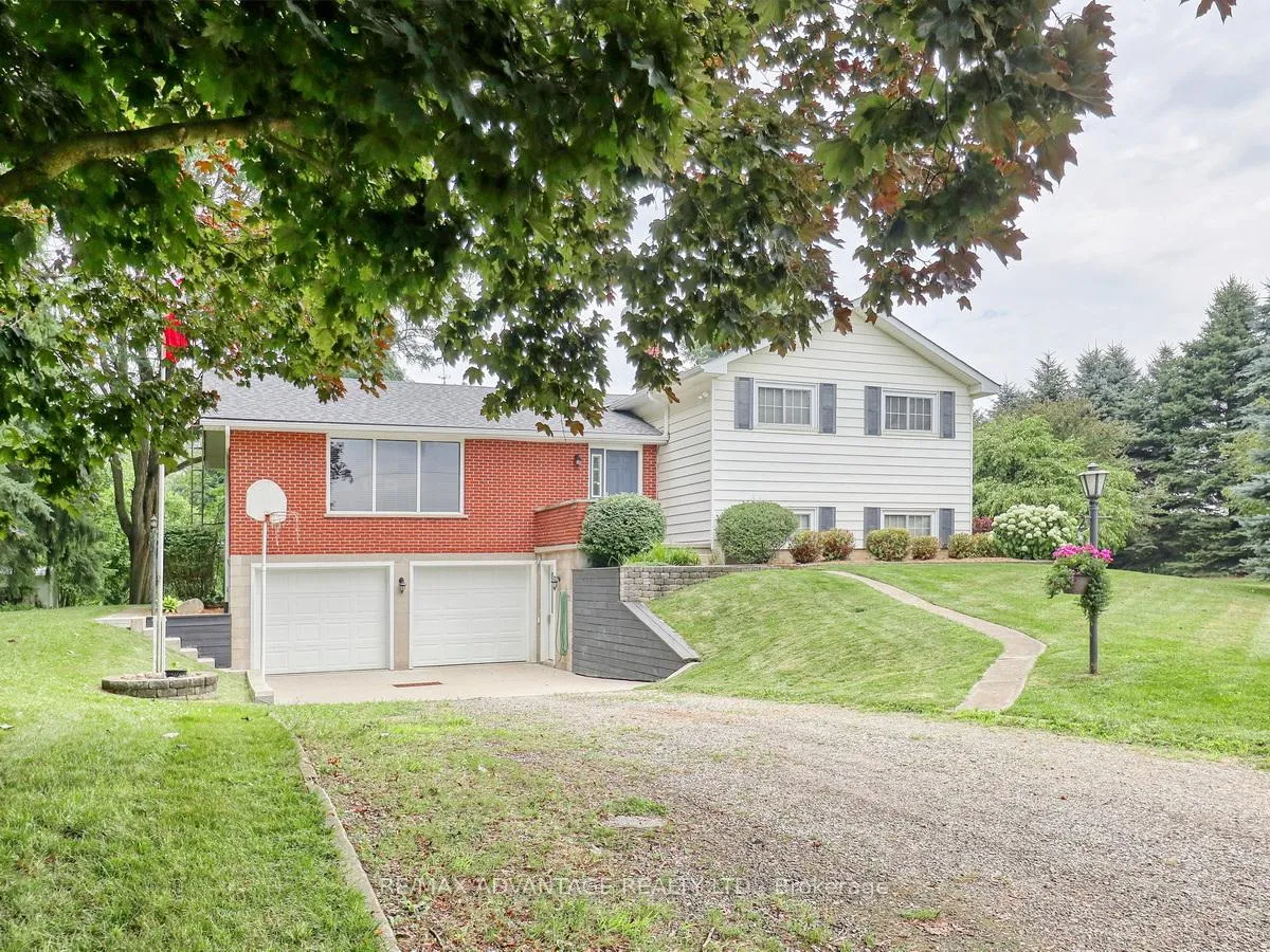Photo 4 of 17248 Wyton Drive, Thames Centre, Rural Thames Centre — HOMEH