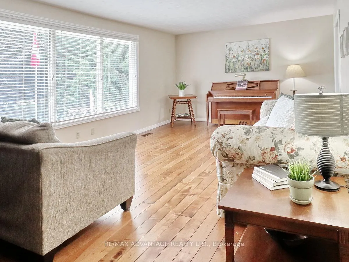 Photo 9 of 17248 Wyton Drive, Thames Centre, Rural Thames Centre — HOMEH
