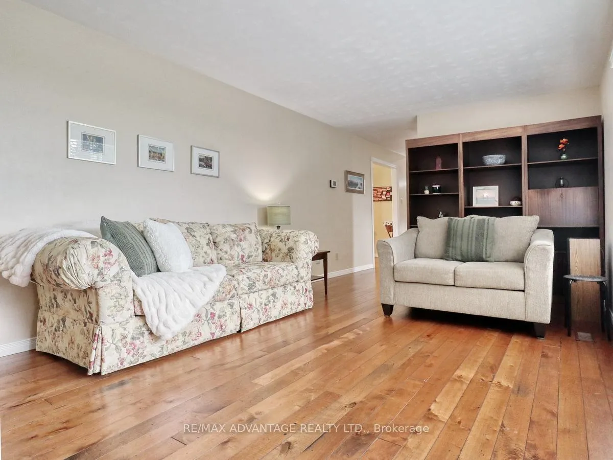 Photo 11 of 17248 Wyton Drive, Thames Centre, Rural Thames Centre — HOMEH