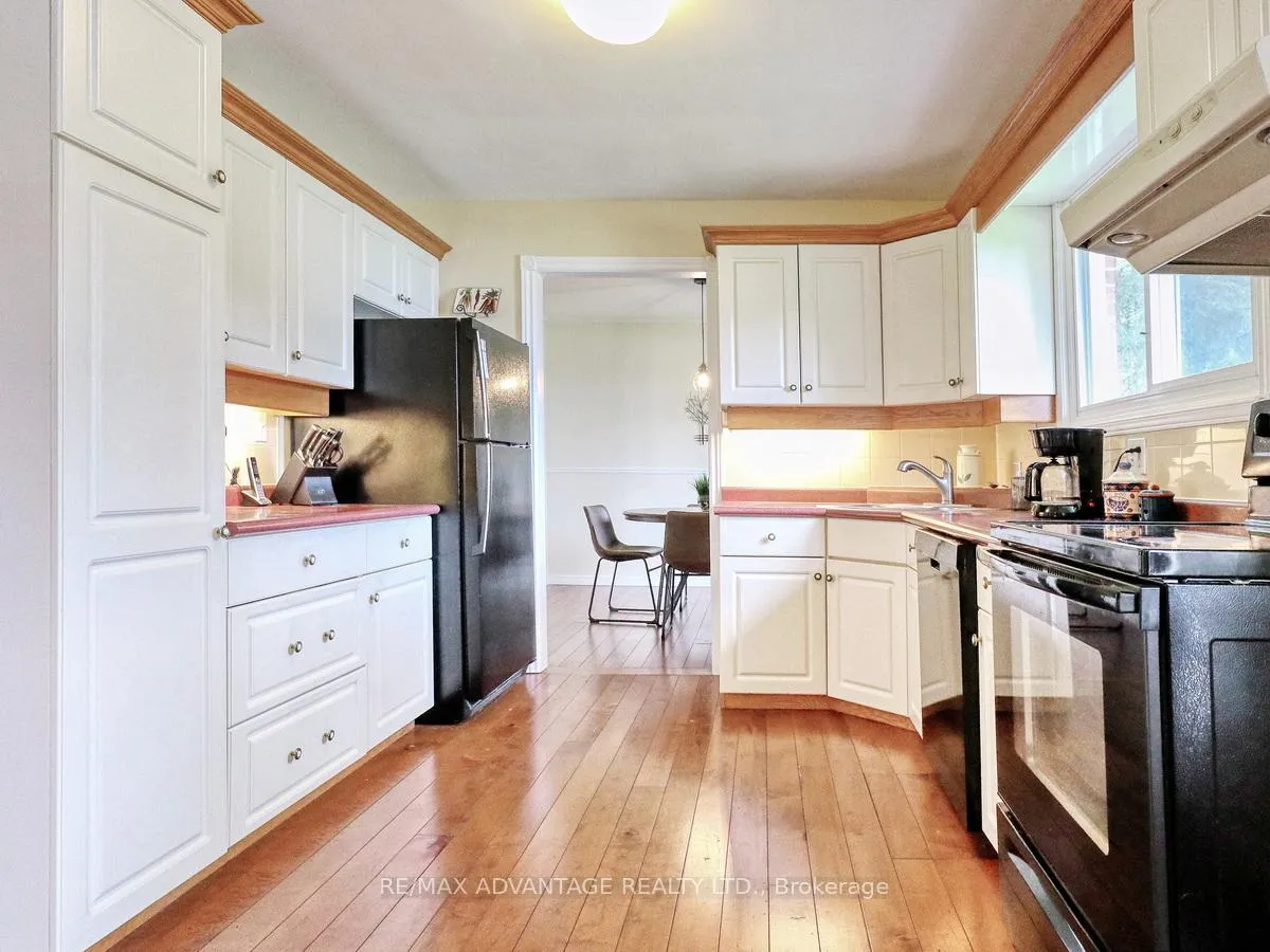 Photo 13 of 17248 Wyton Drive, Thames Centre, Rural Thames Centre — HOMEH