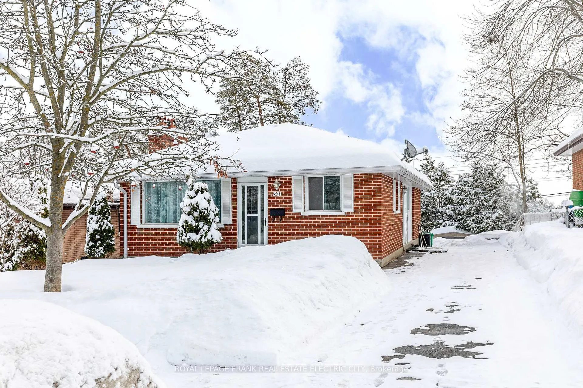 Photo 1 of 381 Applegrove Avenue, Peterborough, Northcrest Ward 5 — HOMEH