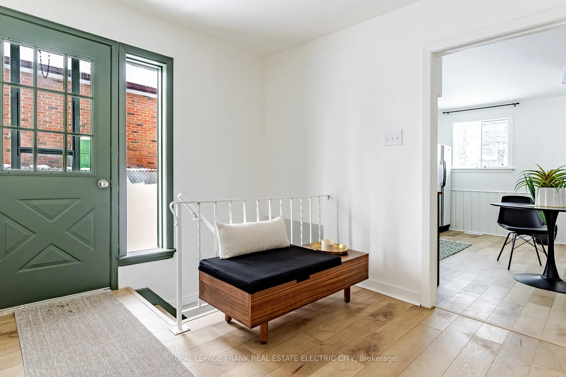 Photo 12 of 381 Applegrove Avenue, Peterborough, Northcrest Ward 5 — HOMEH