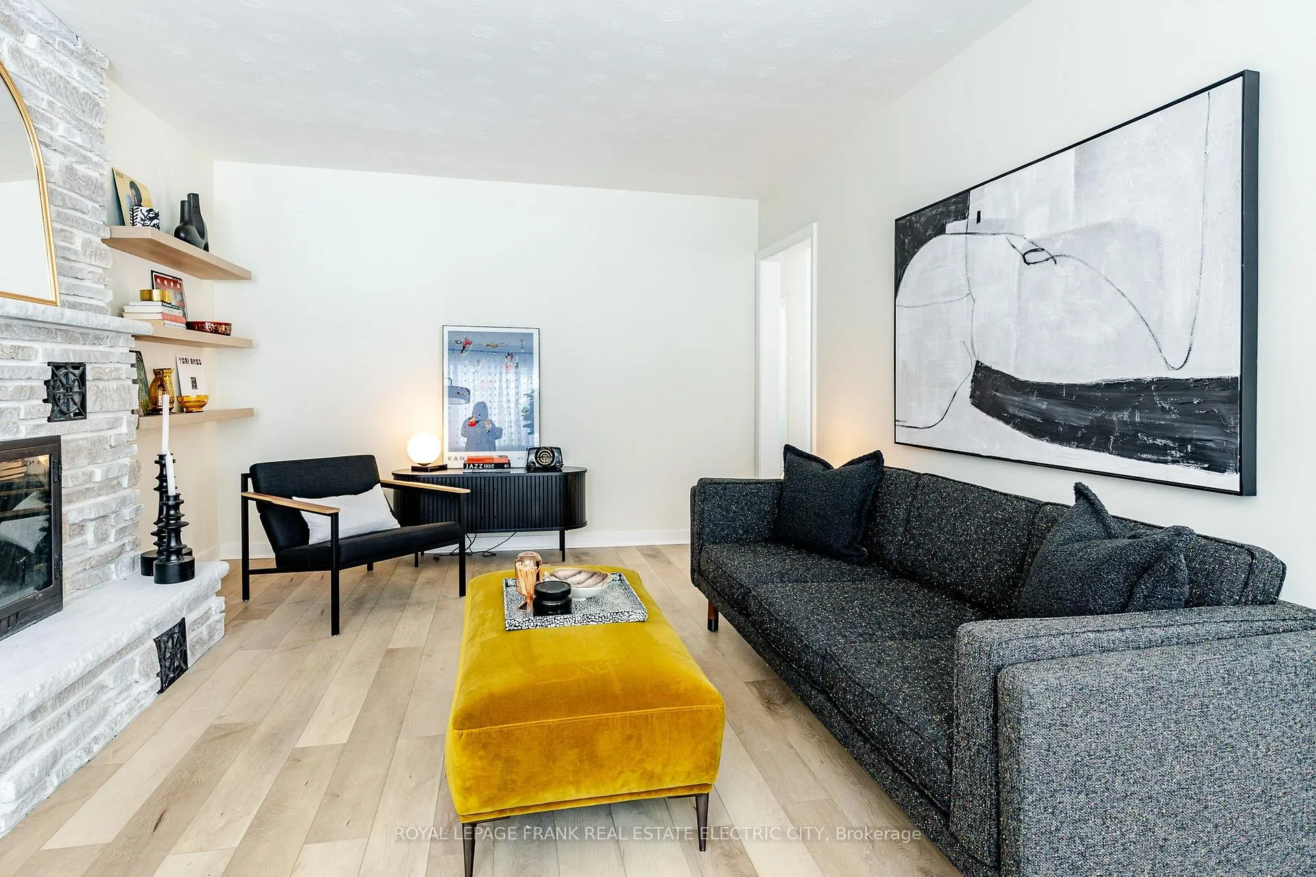 Photo 18 of 381 Applegrove Avenue, Peterborough, Northcrest Ward 5 — HOMEH