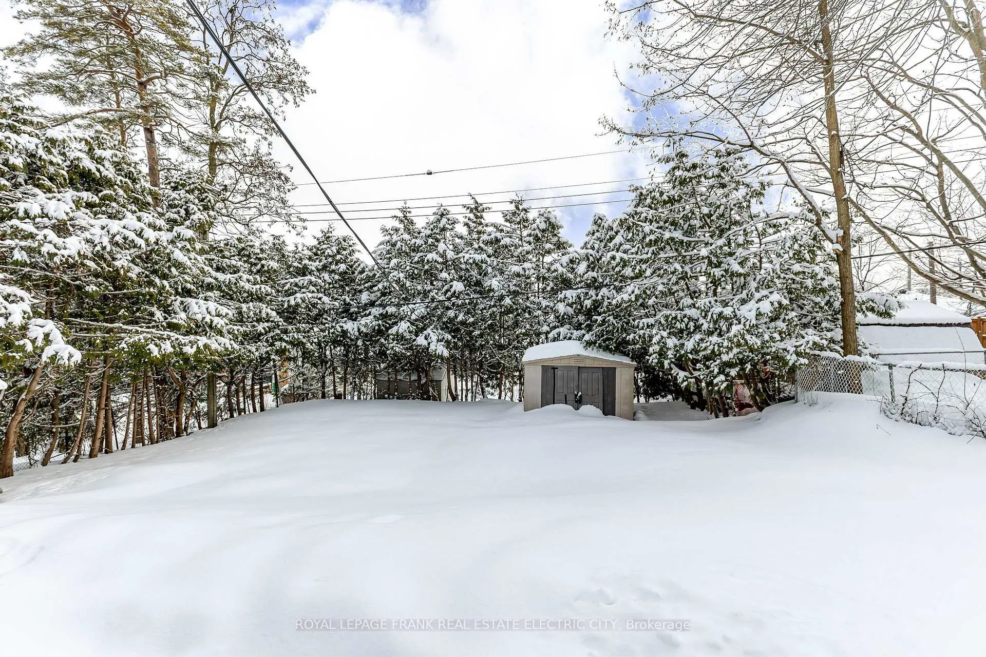 Photo 40 of 381 Applegrove Avenue, Peterborough, Northcrest Ward 5 — HOMEH