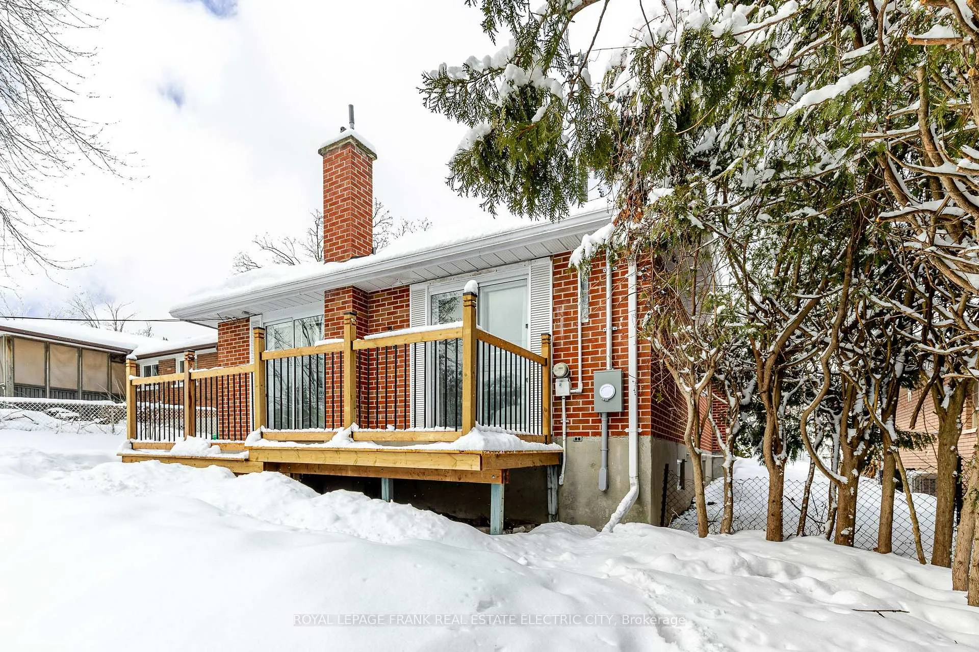 Photo 41 of 381 Applegrove Avenue, Peterborough, Northcrest Ward 5 — HOMEH