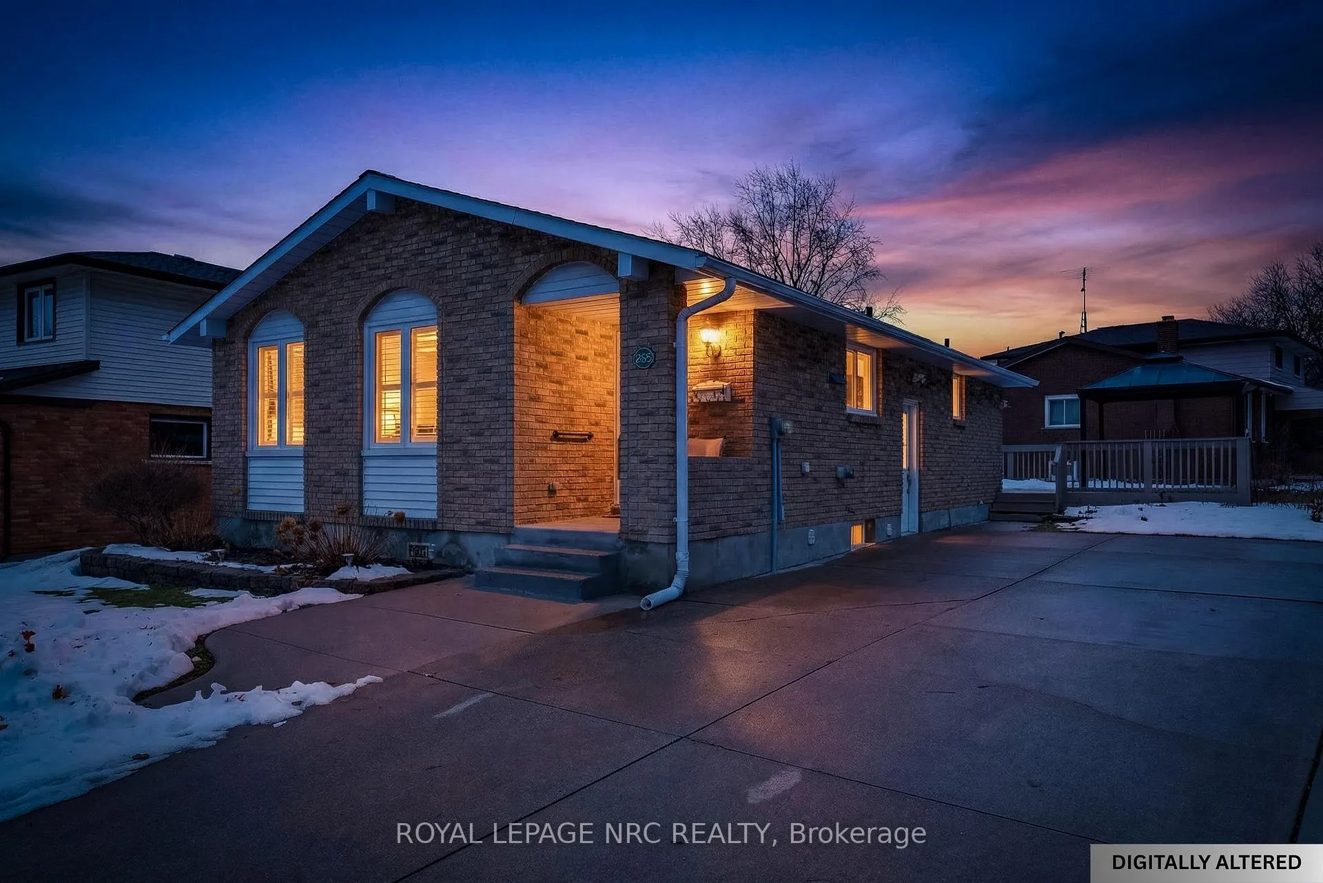 Photo 2 of 3292 Appleford Avenue, Niagara Falls, Casey — HOMEH