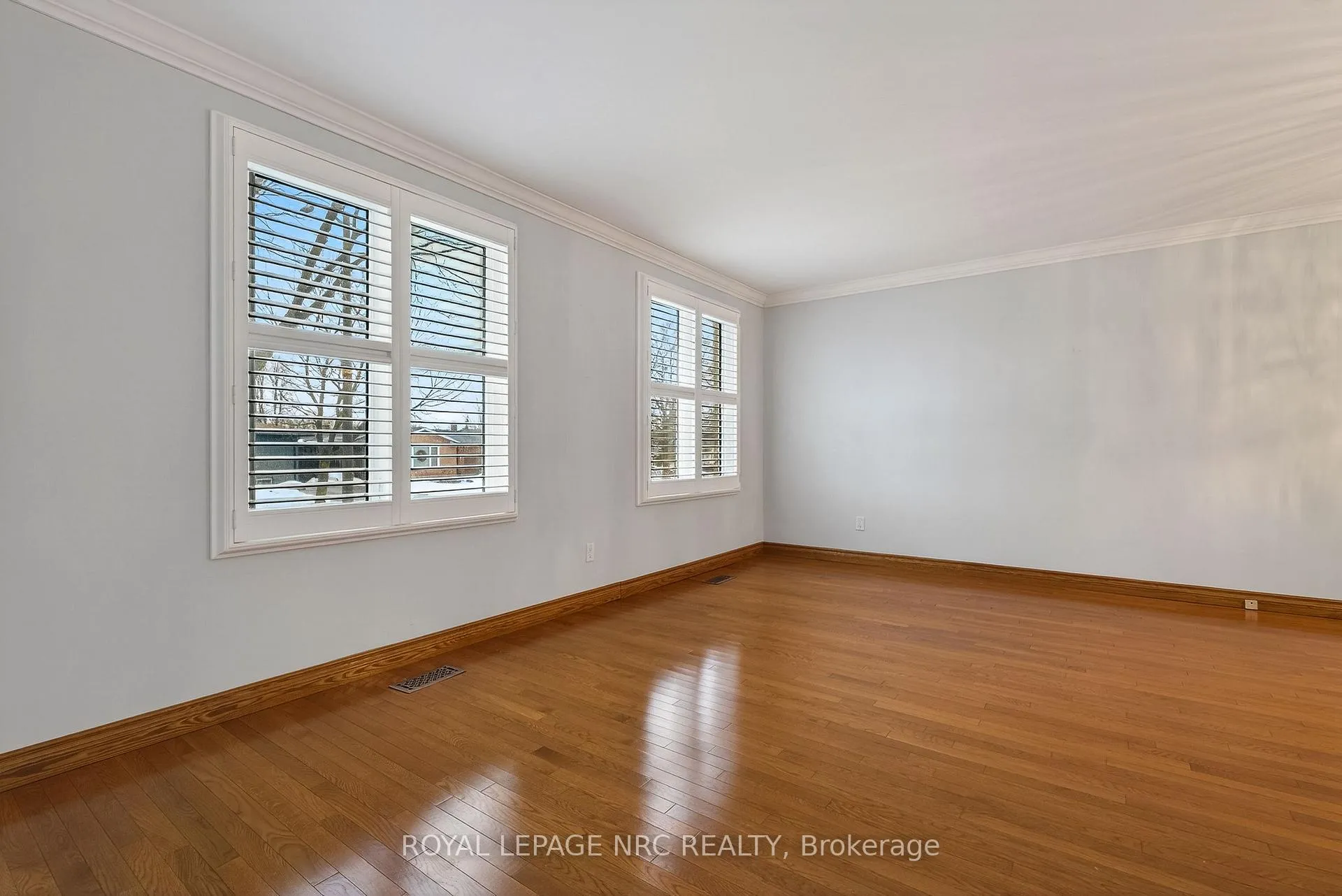 Photo 11 of 3292 Appleford Avenue, Niagara Falls, Casey — HOMEH