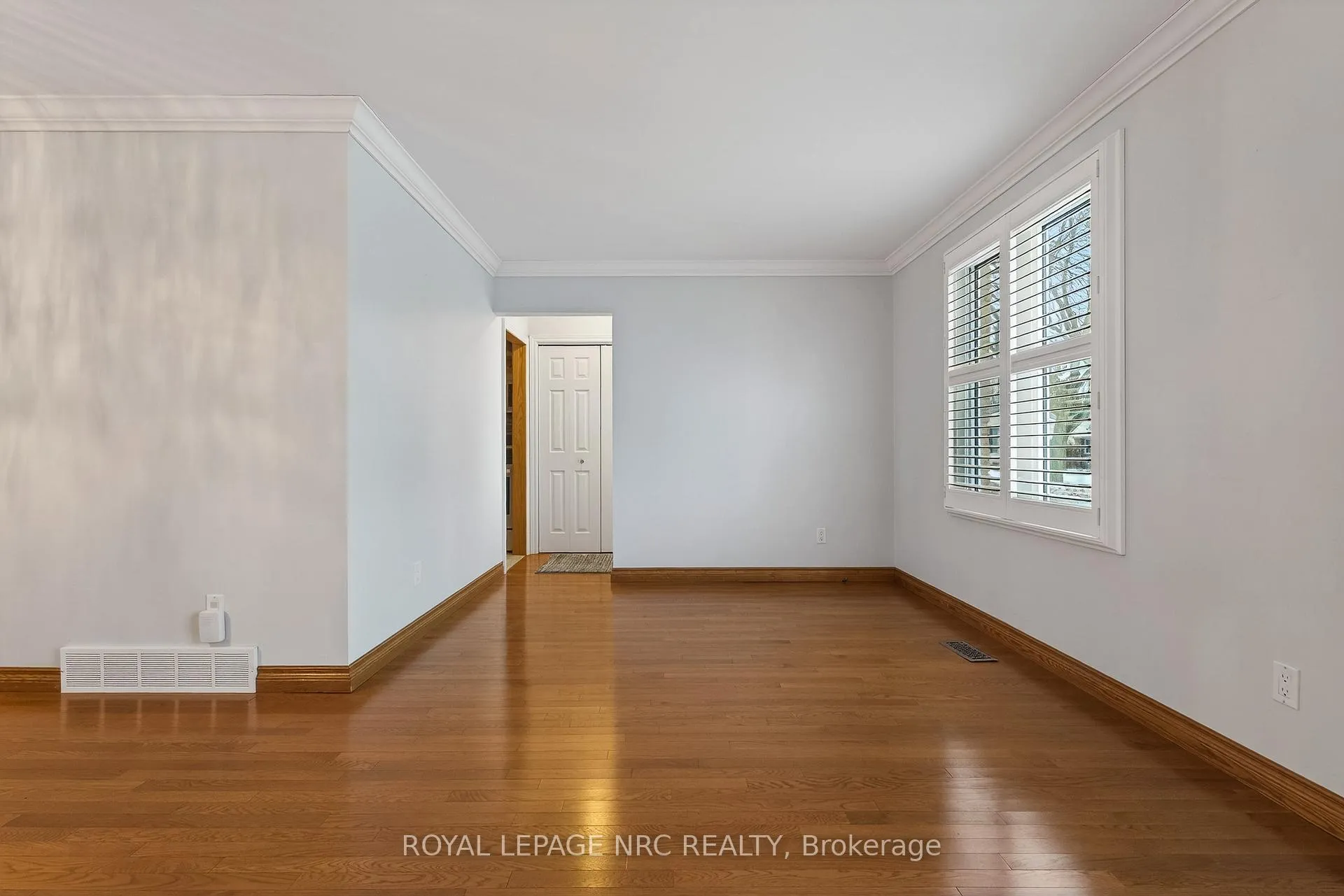 Photo 12 of 3292 Appleford Avenue, Niagara Falls, Casey — HOMEH