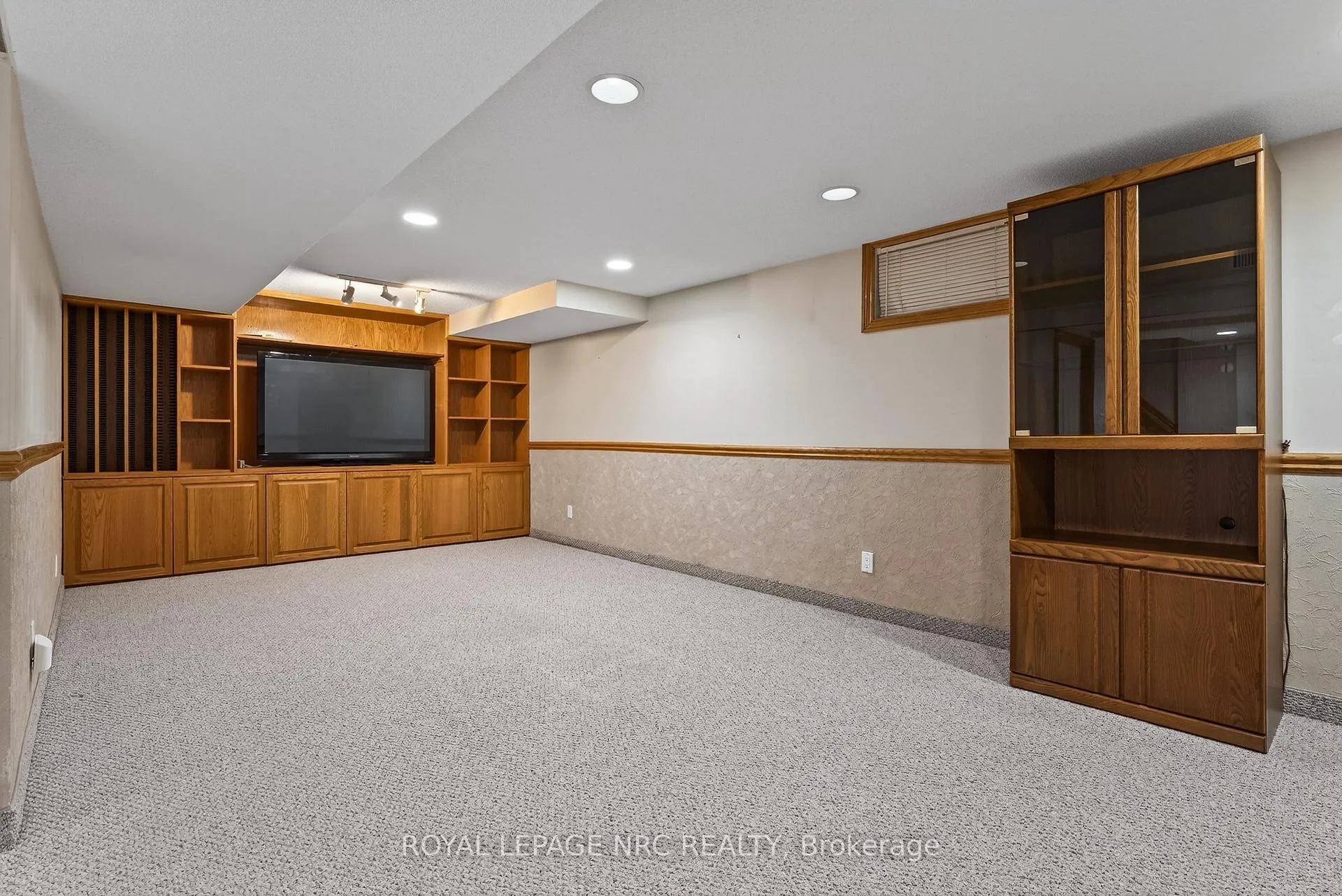 Photo 31 of 3292 Appleford Avenue, Niagara Falls, Casey — HOMEH