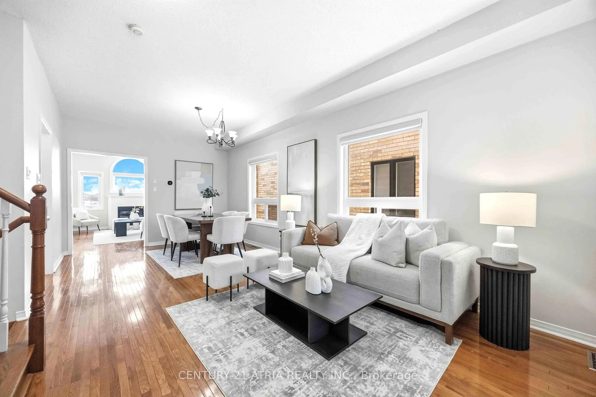 Photo 8 of 33 Eddington Place, Vaughan, Maple — HOMEH