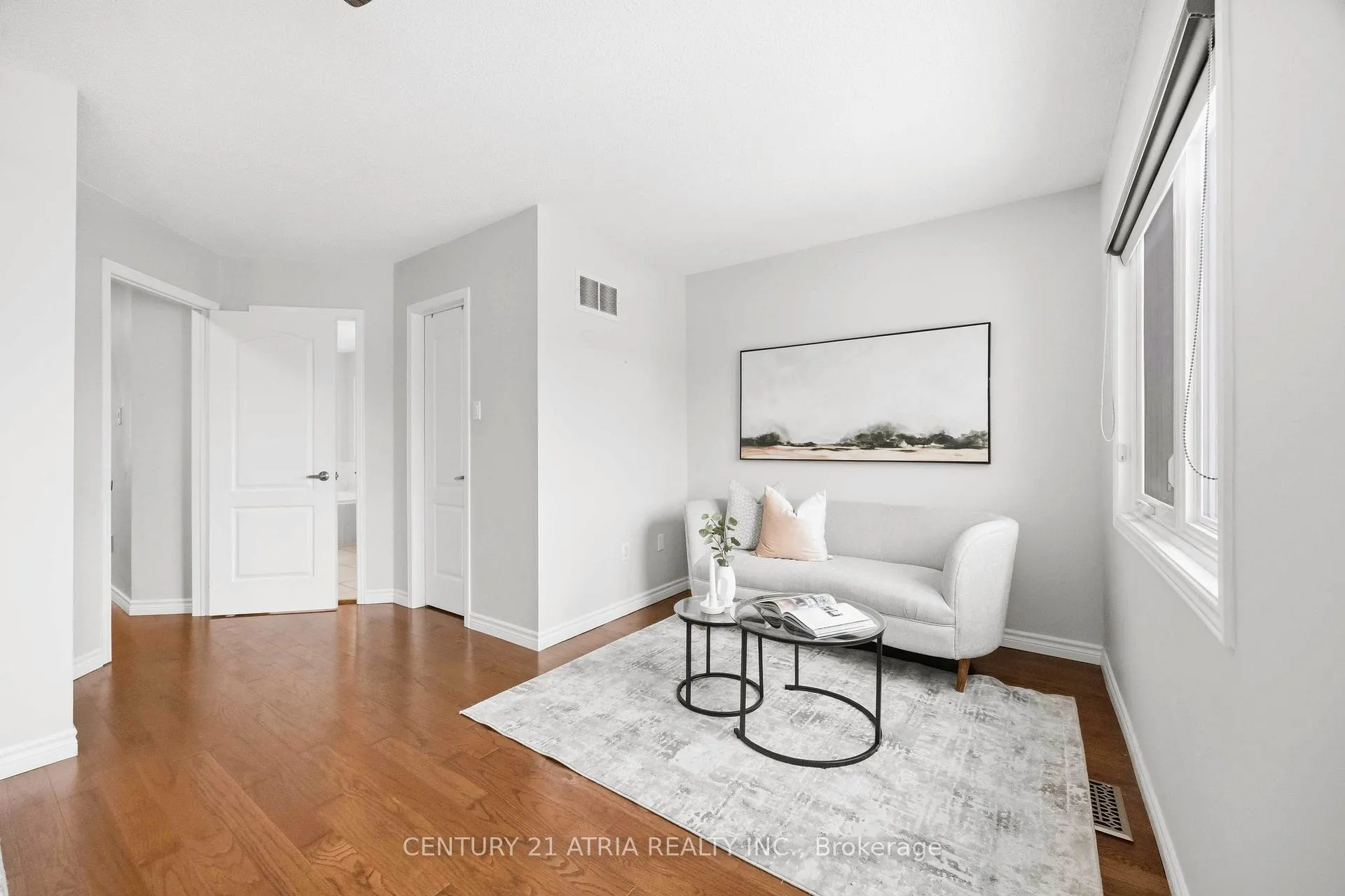 Photo 19 of 33 Eddington Place, Vaughan, Maple — HOMEH