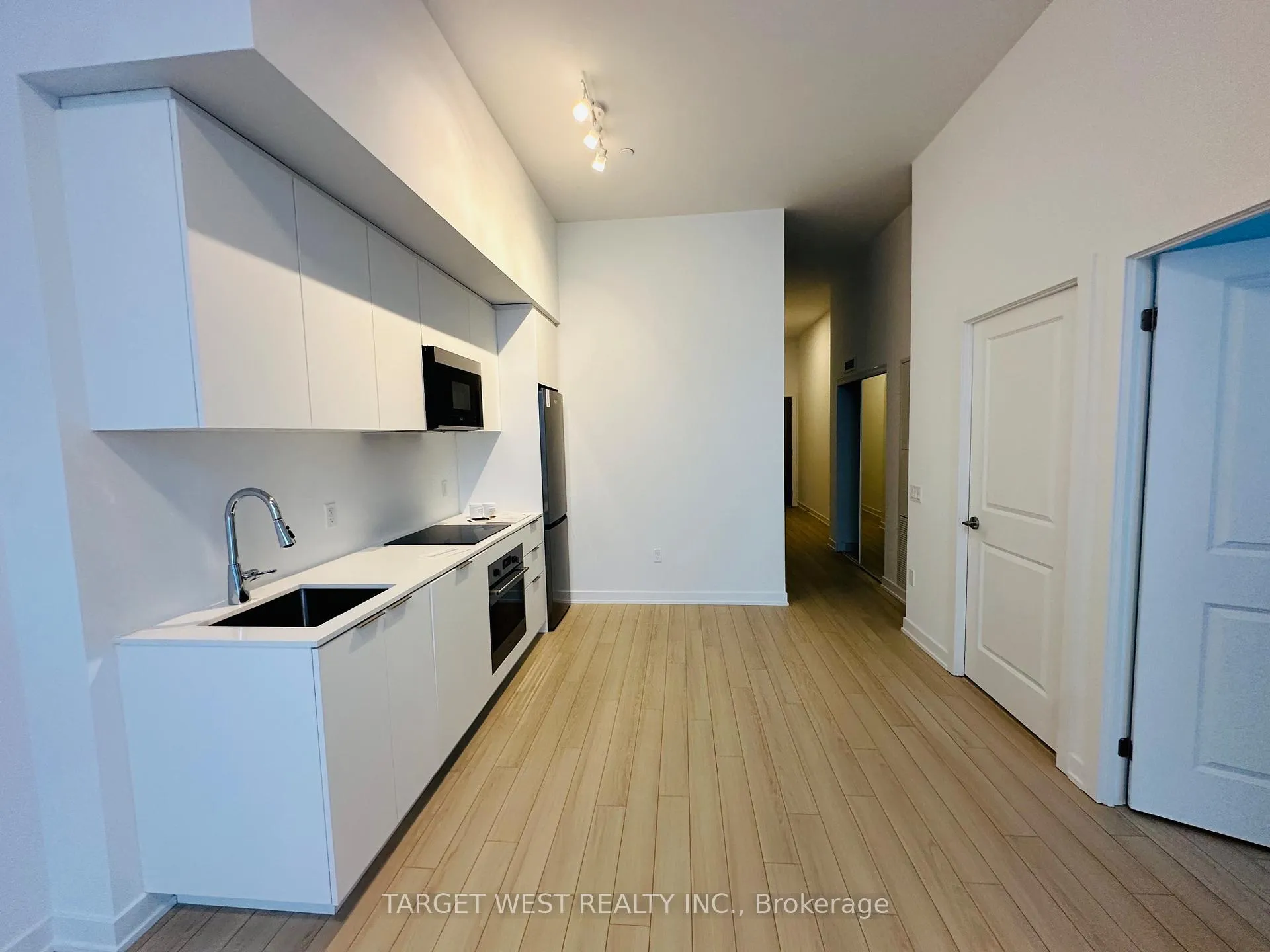 Photo 5 of Unit 914, 15 Skyridge Drive, Brampton, Bram East — HOMEH