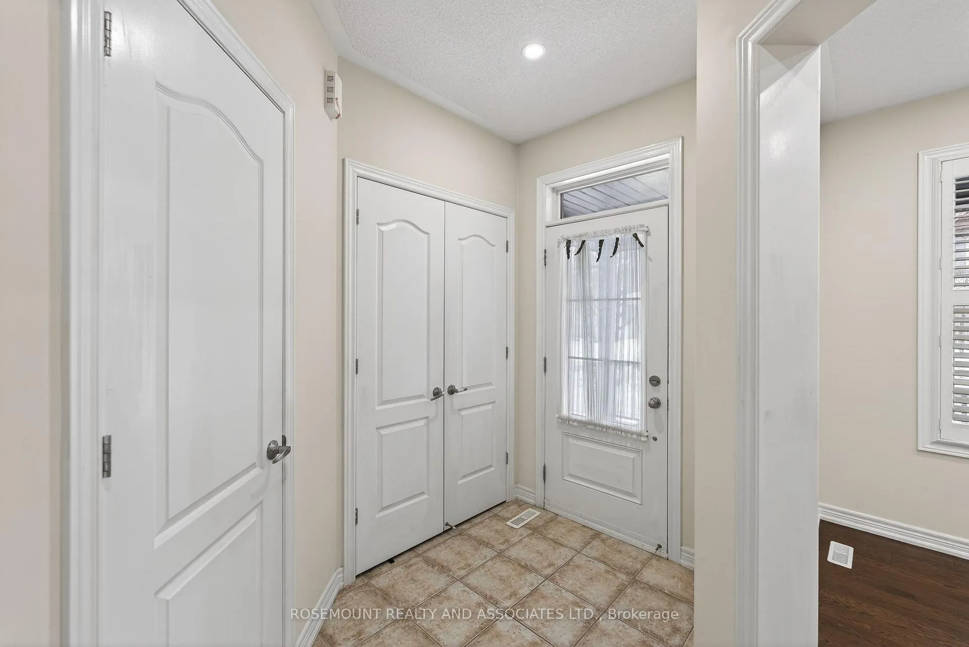 Photo 6 of 209 Cornell Park Avenue, Markham, Cornell — HOMEH