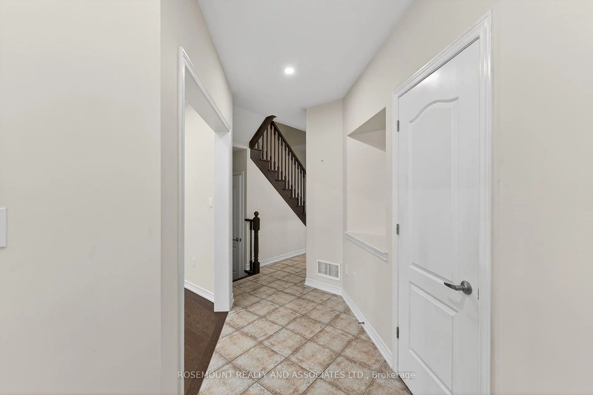 Photo 7 of 209 Cornell Park Avenue, Markham, Cornell — HOMEH