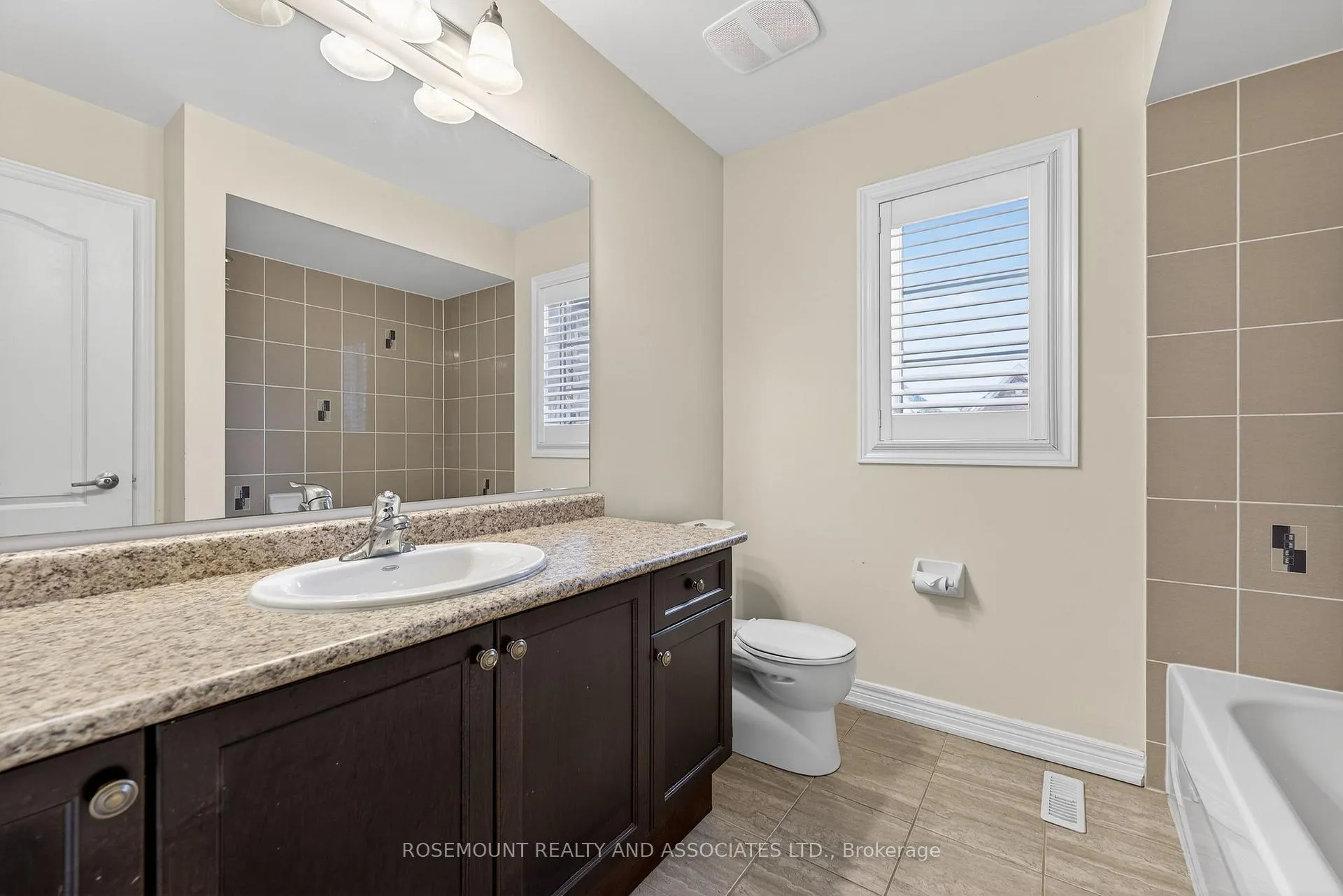 Photo 22 of 209 Cornell Park Avenue, Markham, Cornell — HOMEH