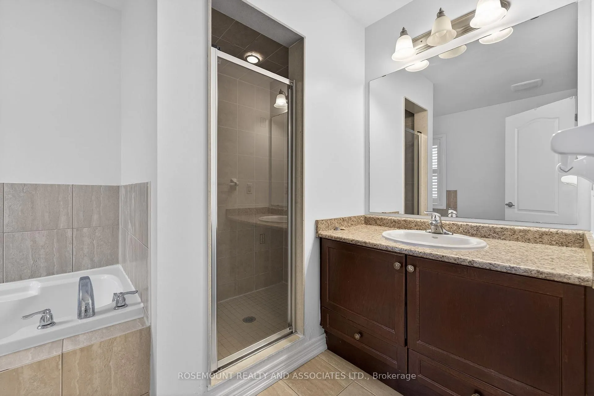 Photo 32 of 209 Cornell Park Avenue, Markham, Cornell — HOMEH