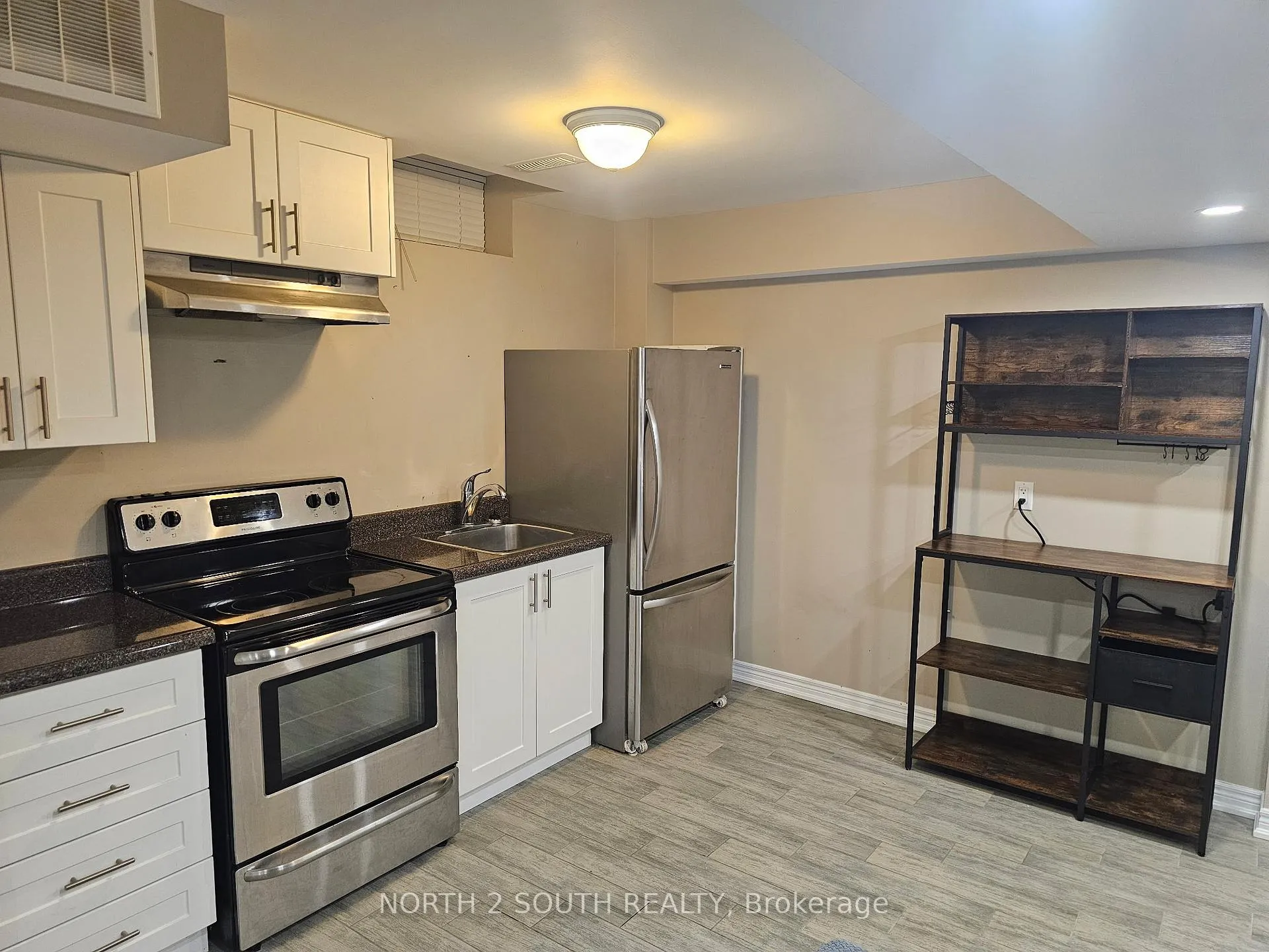 Front of Unit Bsmt, 23 Vanwood Crescent