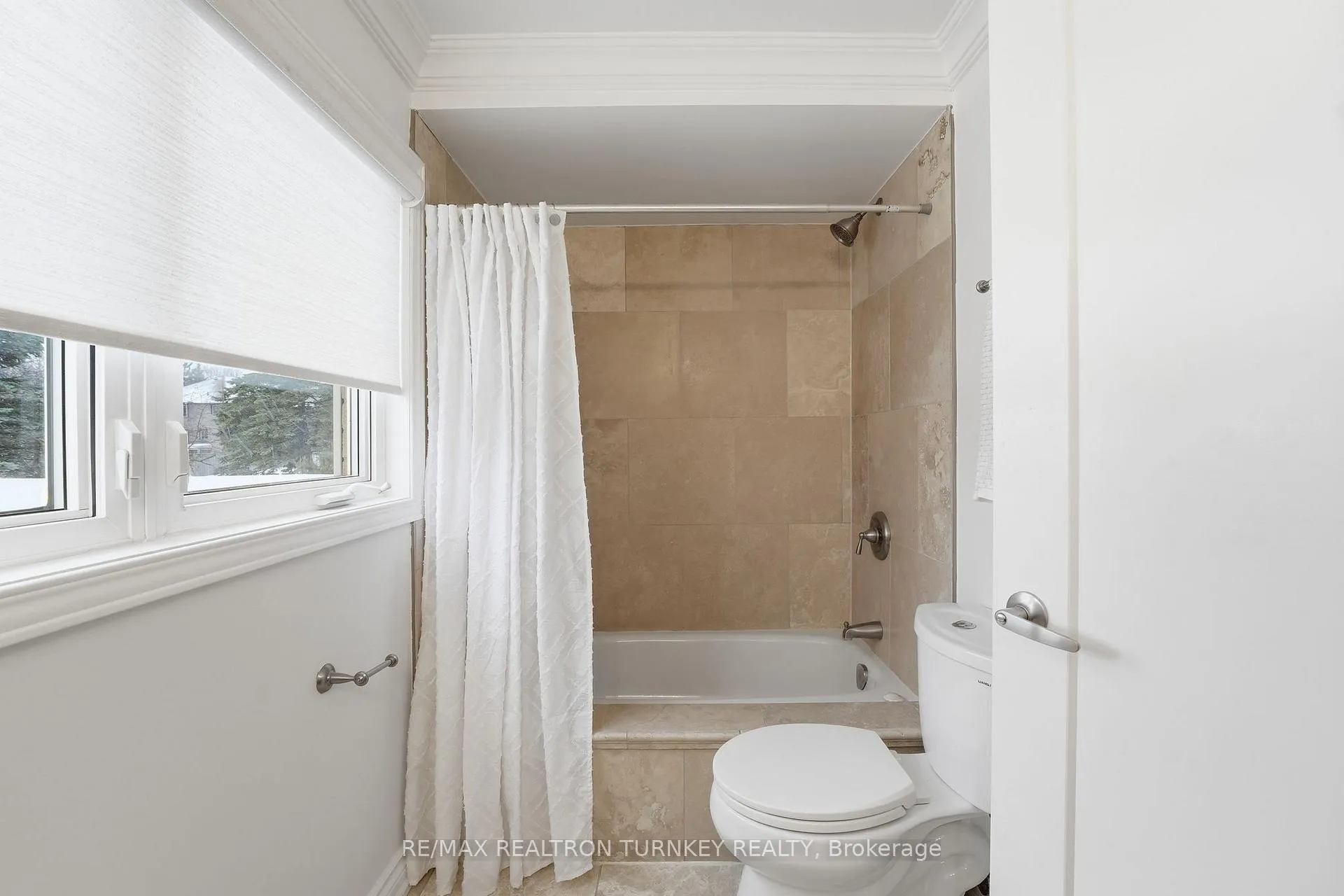 Photo 24 of 196 Orchard Heights Boulevard, Aurora, Aurora Heights — HOMEH