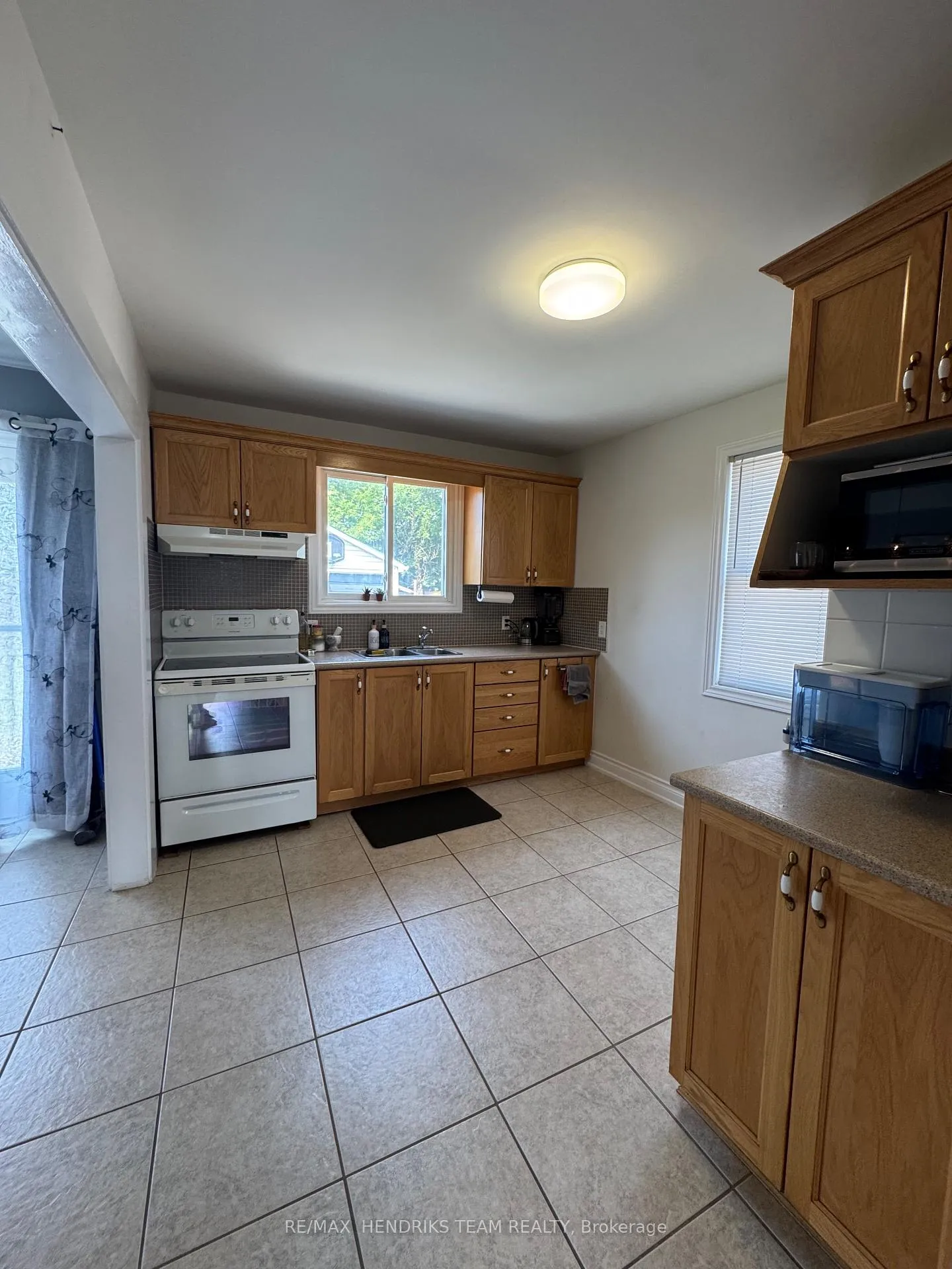 Photo 3 of 91 Page Street, St. Catharines, E. Chester — HOMEH