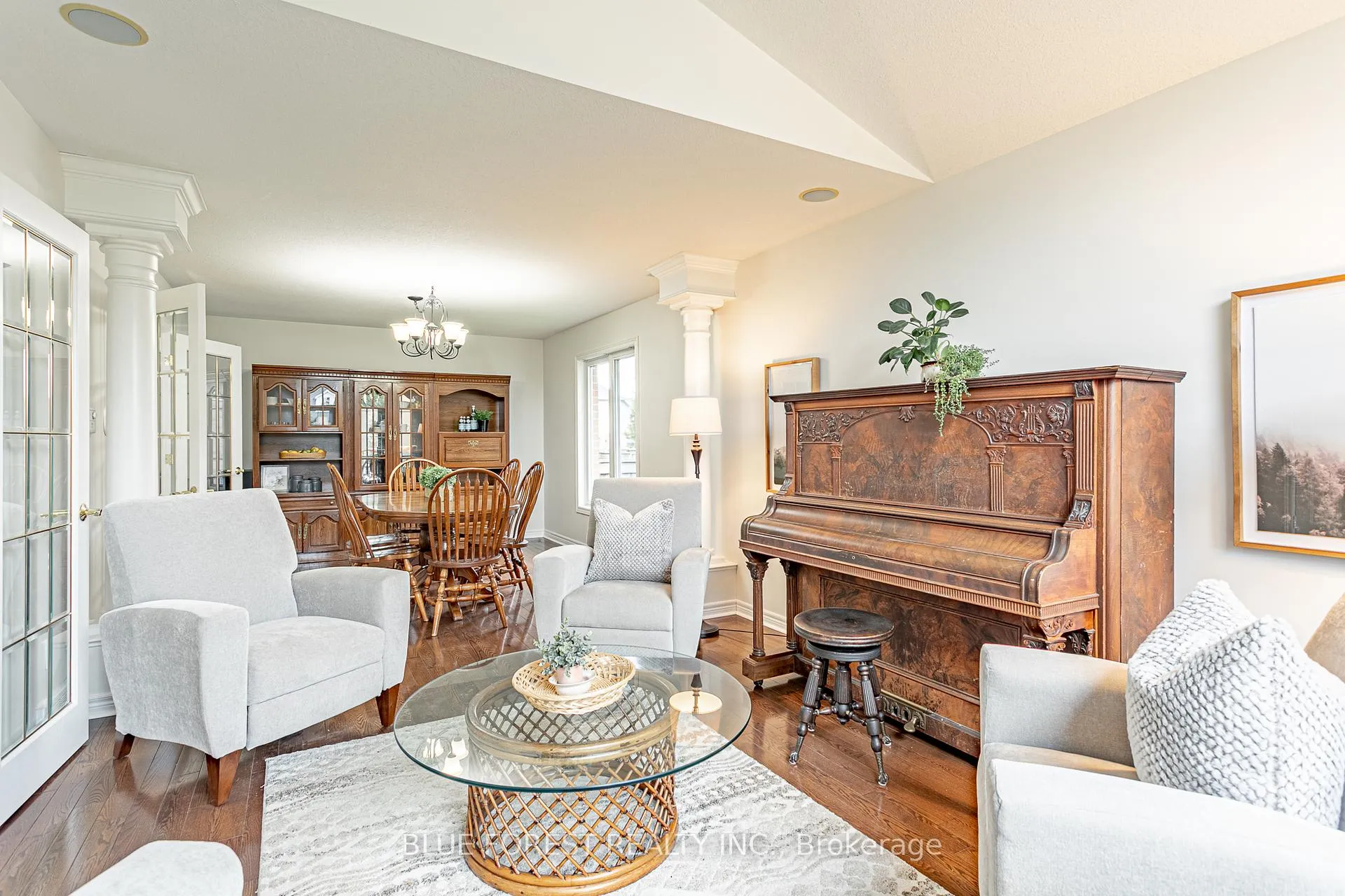 Photo 4 of 49 Parkview Drive, Thames Centre, Dorchester — HOMEH