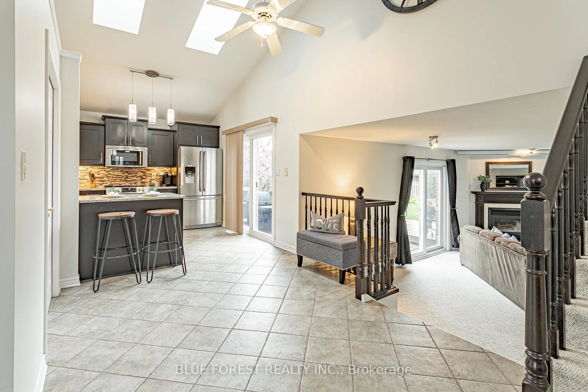 Photo 5 of 49 Parkview Drive, Thames Centre, Dorchester — HOMEH