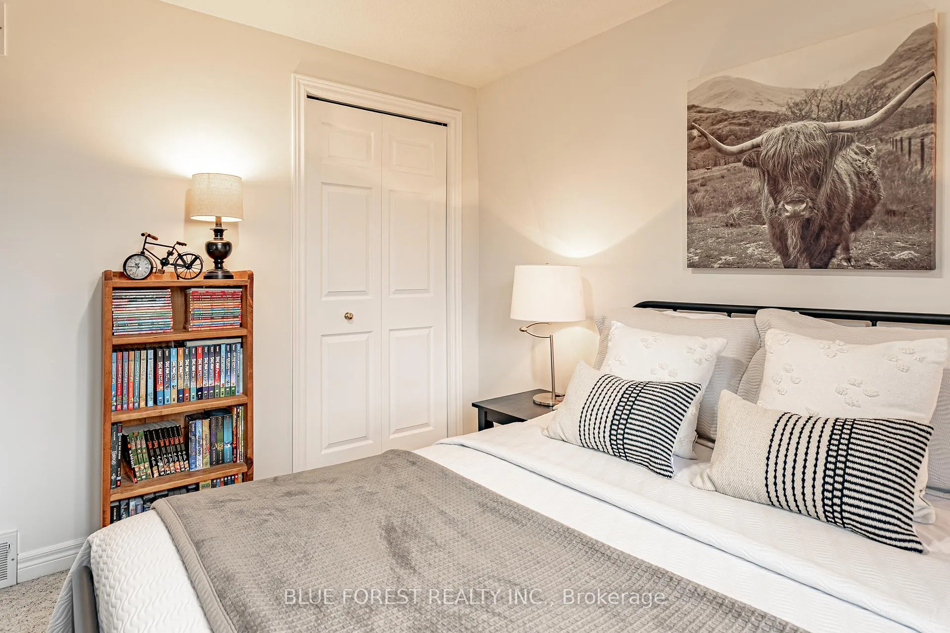Photo 10 of 49 Parkview Drive, Thames Centre, Dorchester — HOMEH