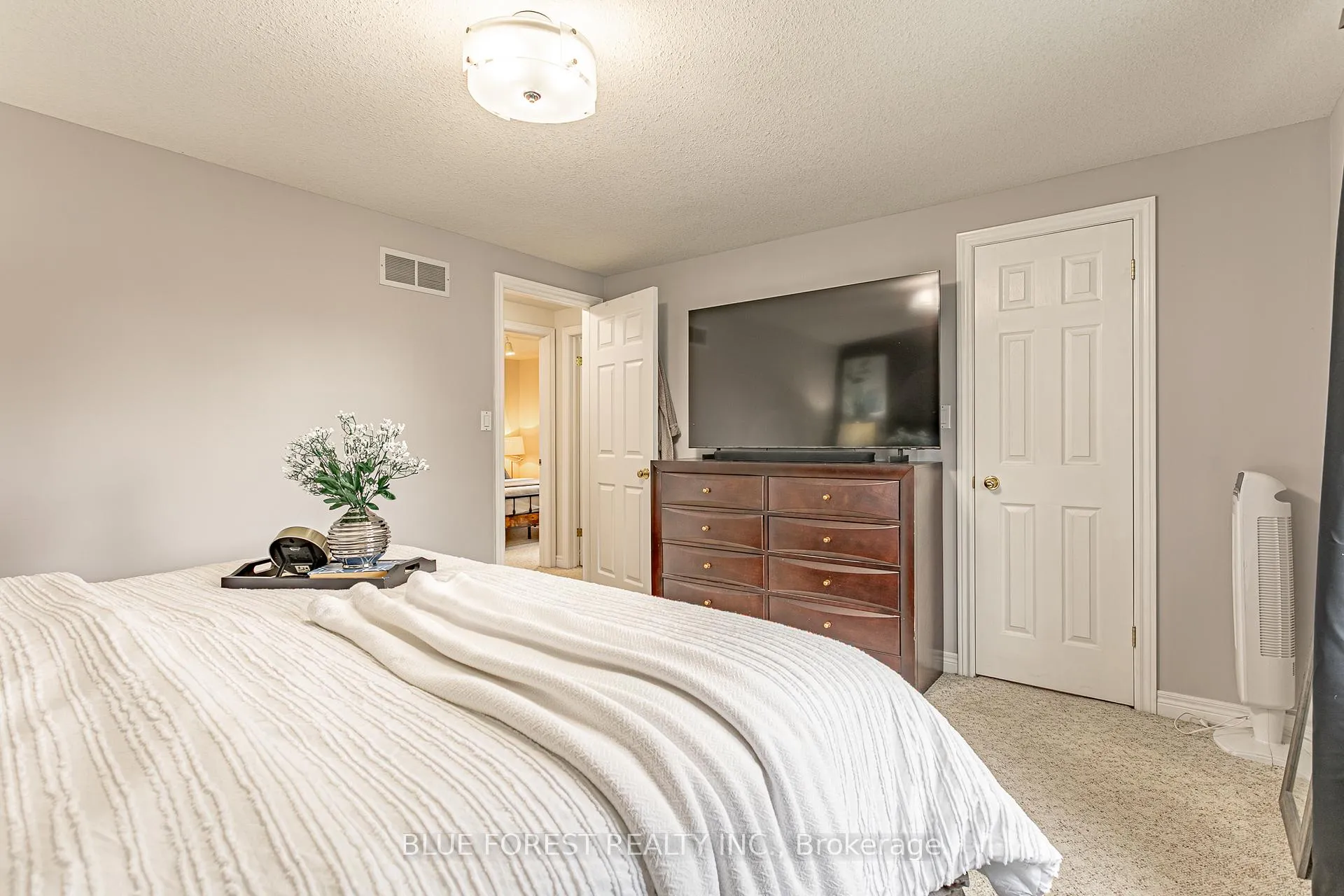 Photo 12 of 49 Parkview Drive, Thames Centre, Dorchester — HOMEH