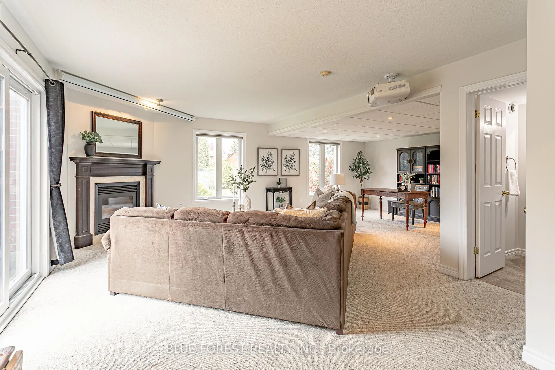 Photo 19 of 49 Parkview Drive, Thames Centre, Dorchester — HOMEH
