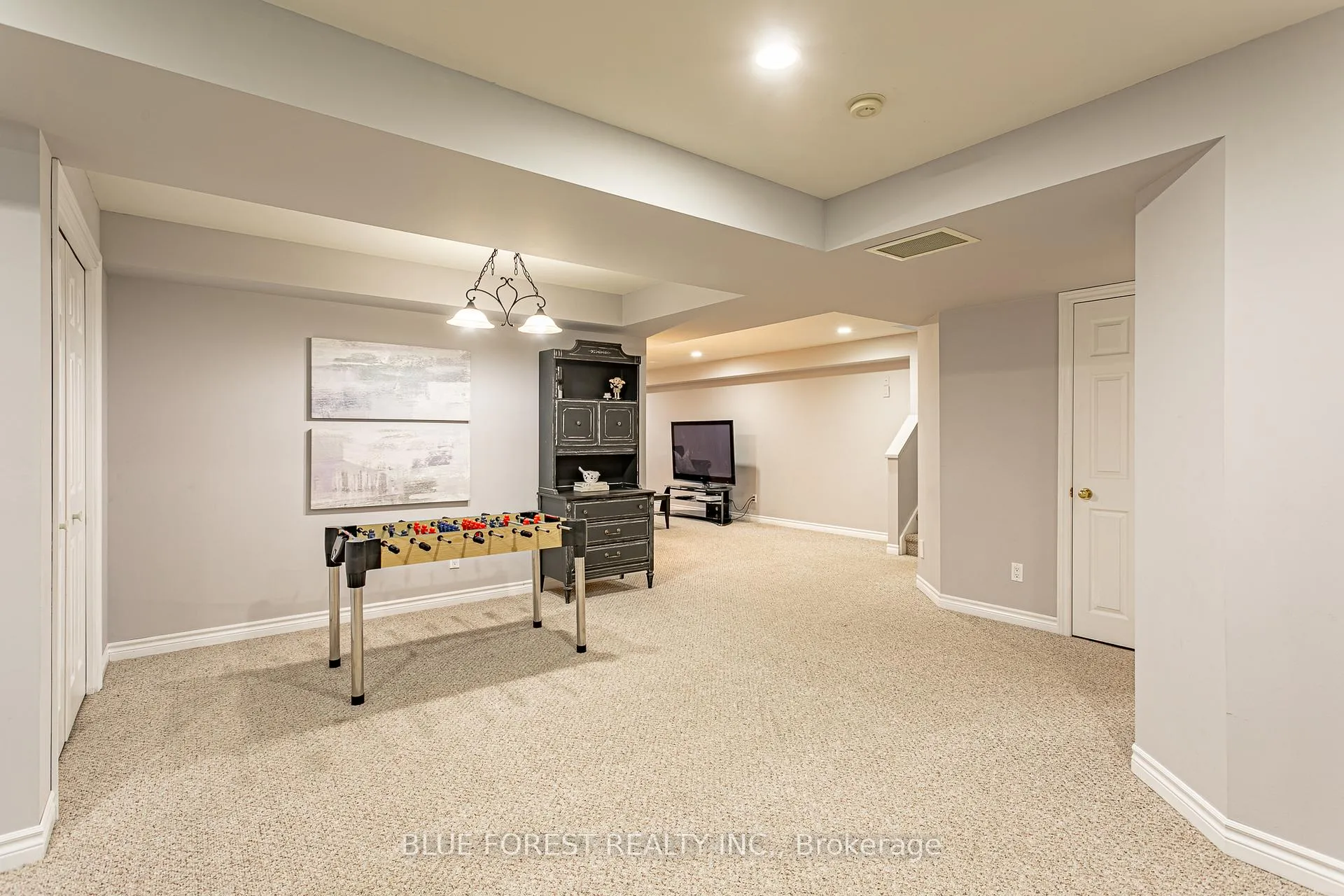 Photo 24 of 49 Parkview Drive, Thames Centre, Dorchester — HOMEH