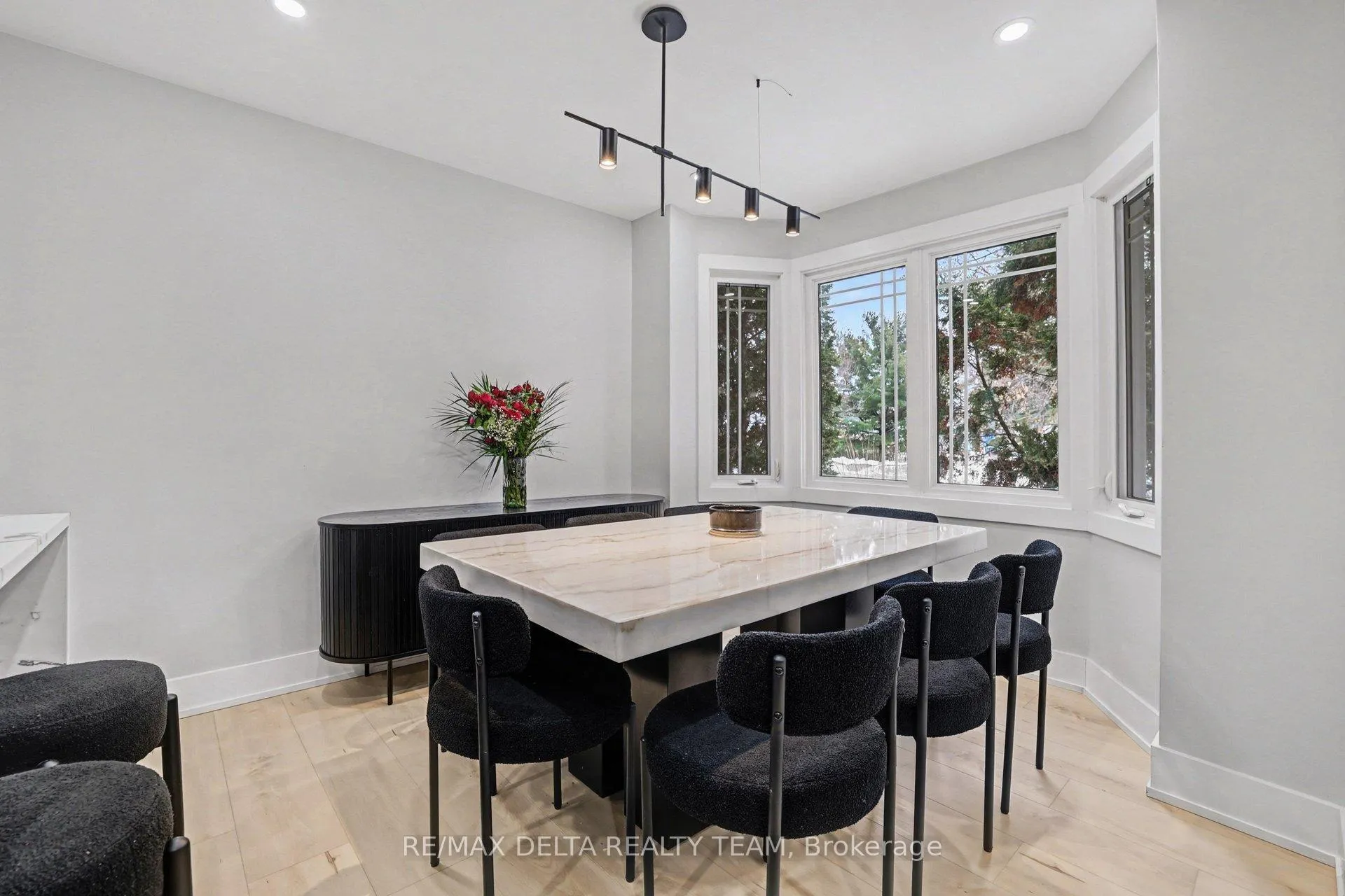 Photo 3 of 1465 Mcrobie Avenue, Ottawa, Alta Vista — HOMEH