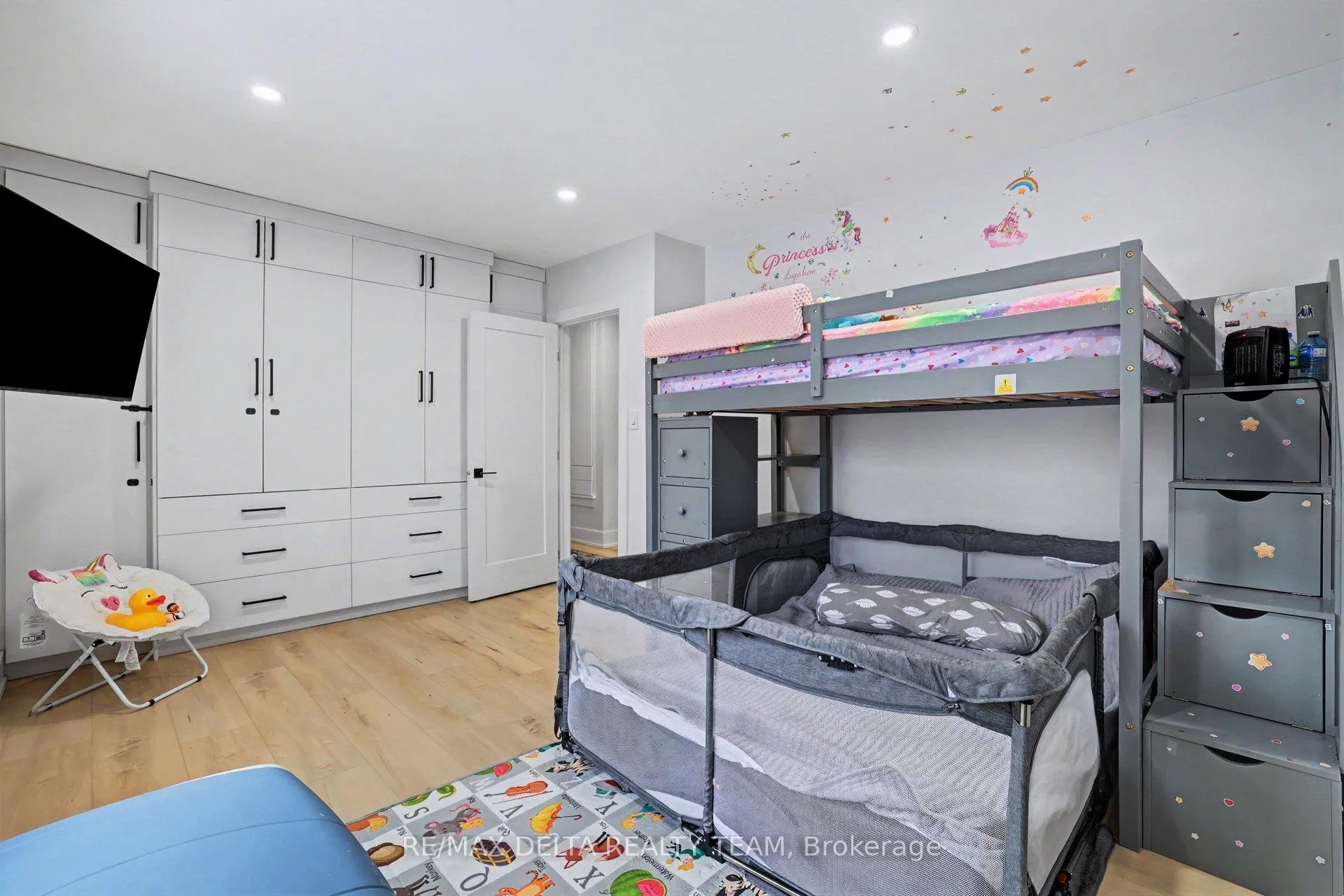 Photo 7 of 1465 Mcrobie Avenue, Ottawa, Alta Vista — HOMEH